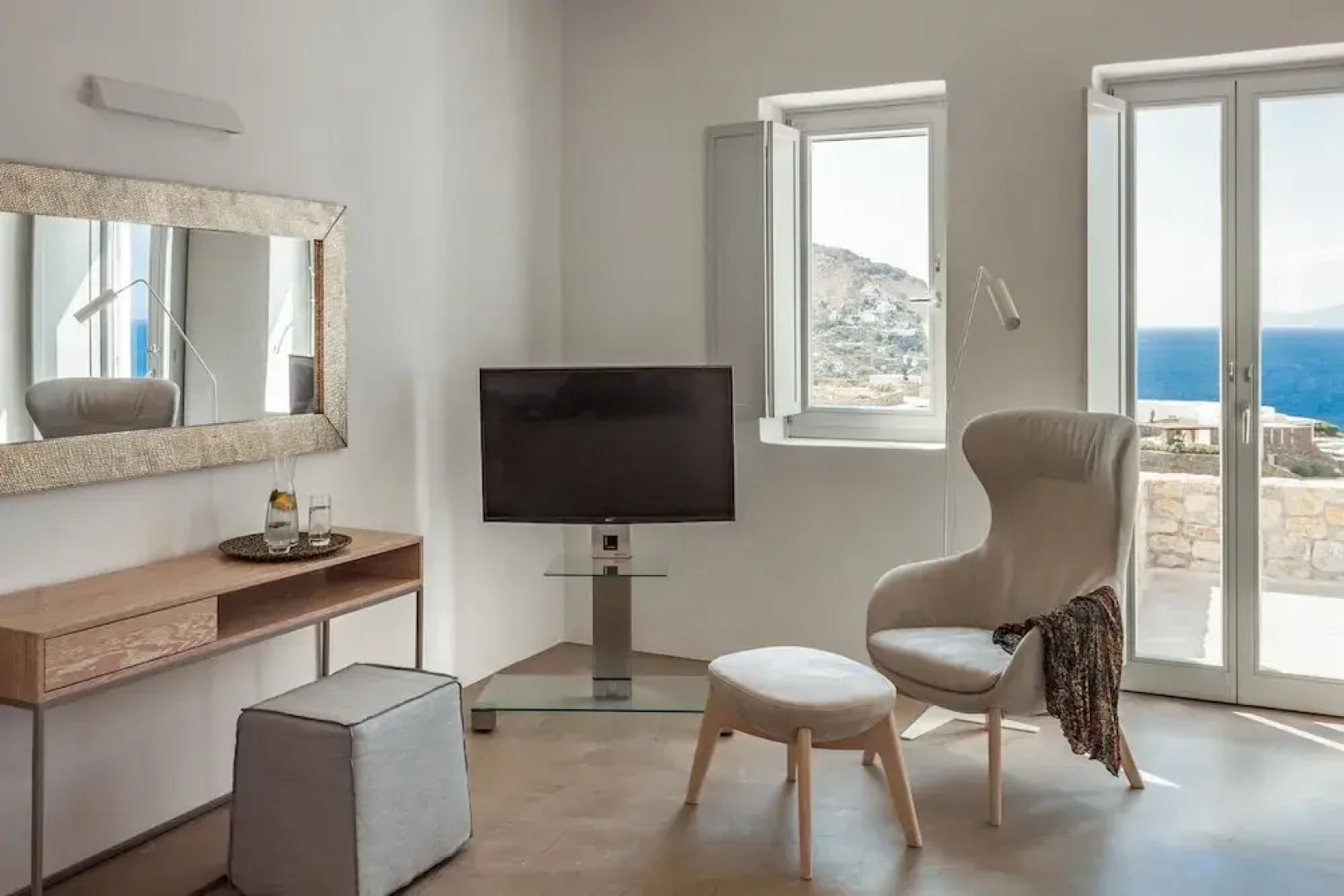 Epic Twin Luxurious 14 Bedrooms Villa for 28