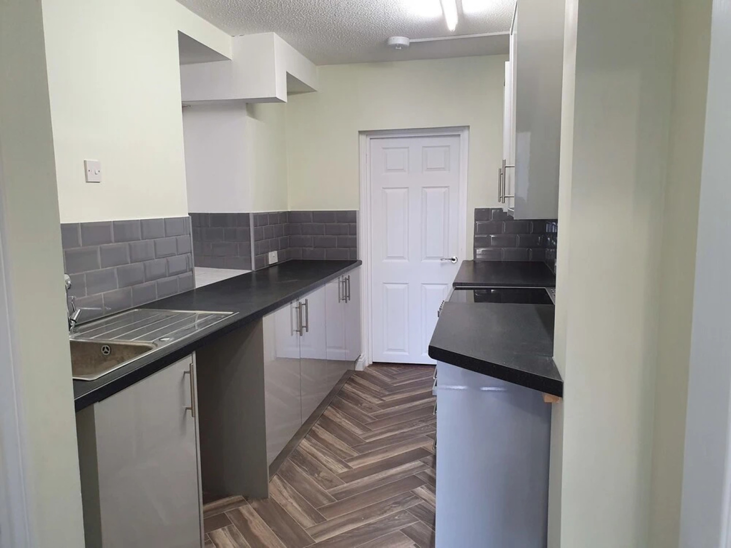 Quiet 2 Bedroom Apartment