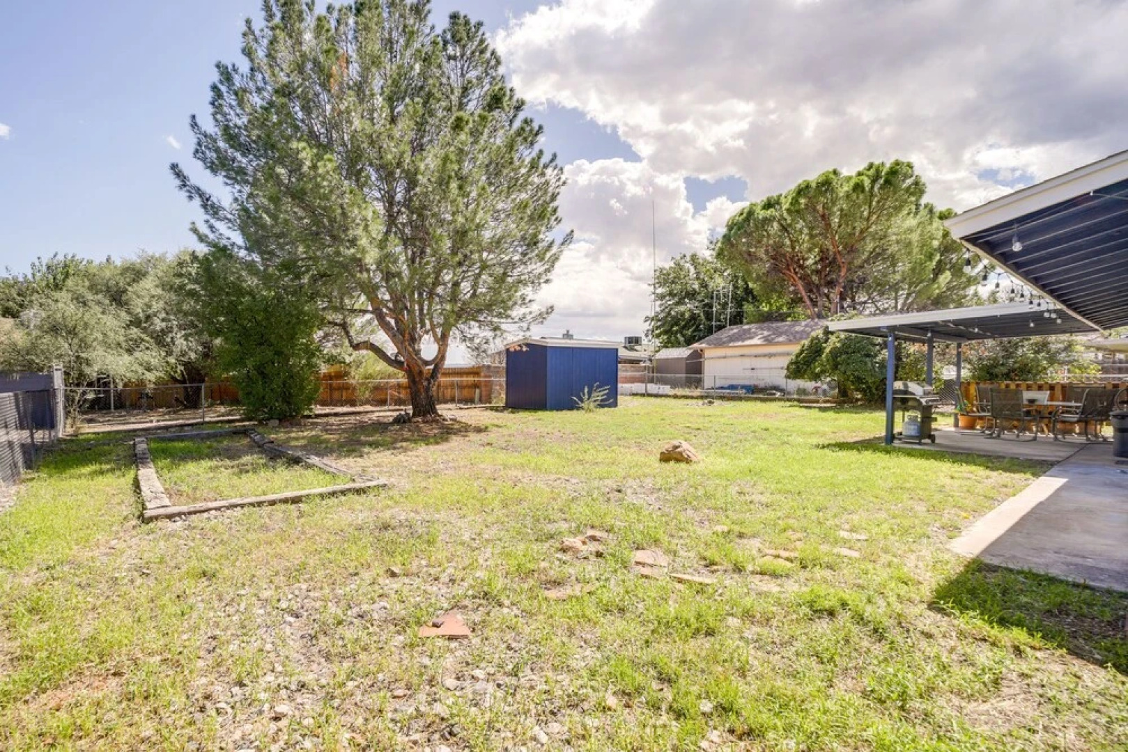 Cozy Cottonwood Home w/ Covered Patio & Gas Grill!