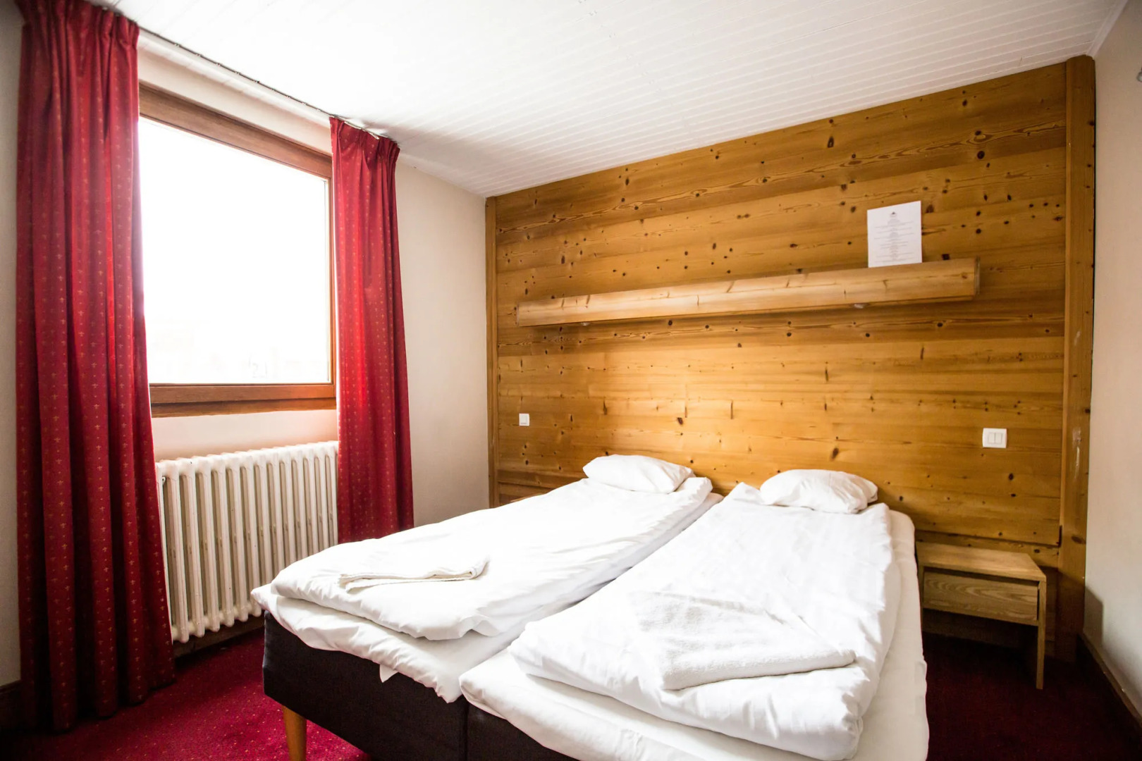 Langley Hotel Victors