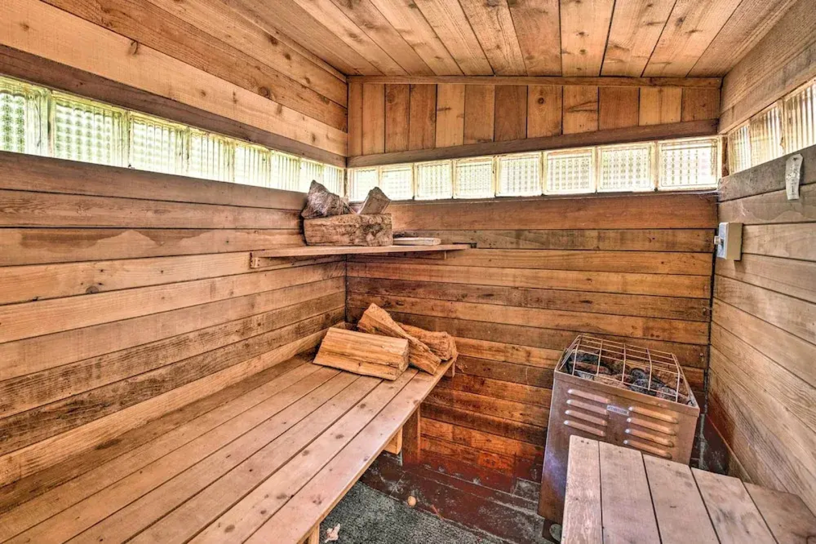 Three Enchanting Riverfront Cabins: Hot Tub Access