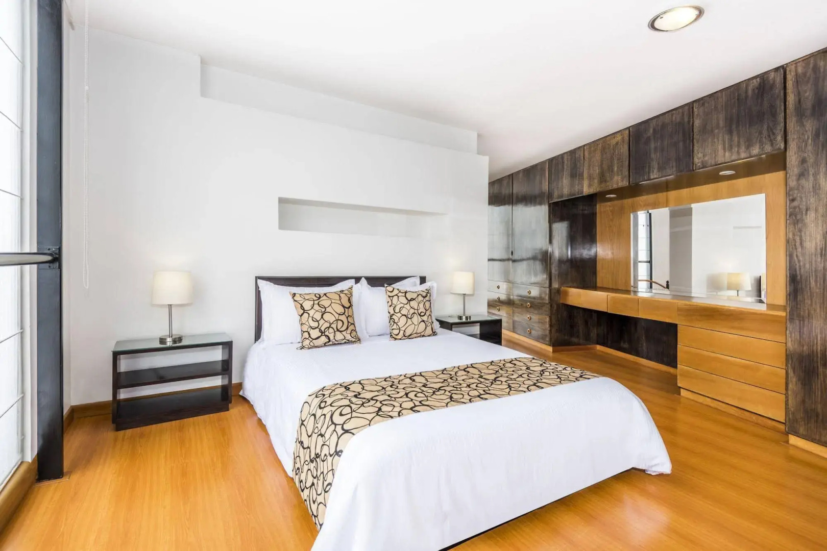 Travelers Suites Gold