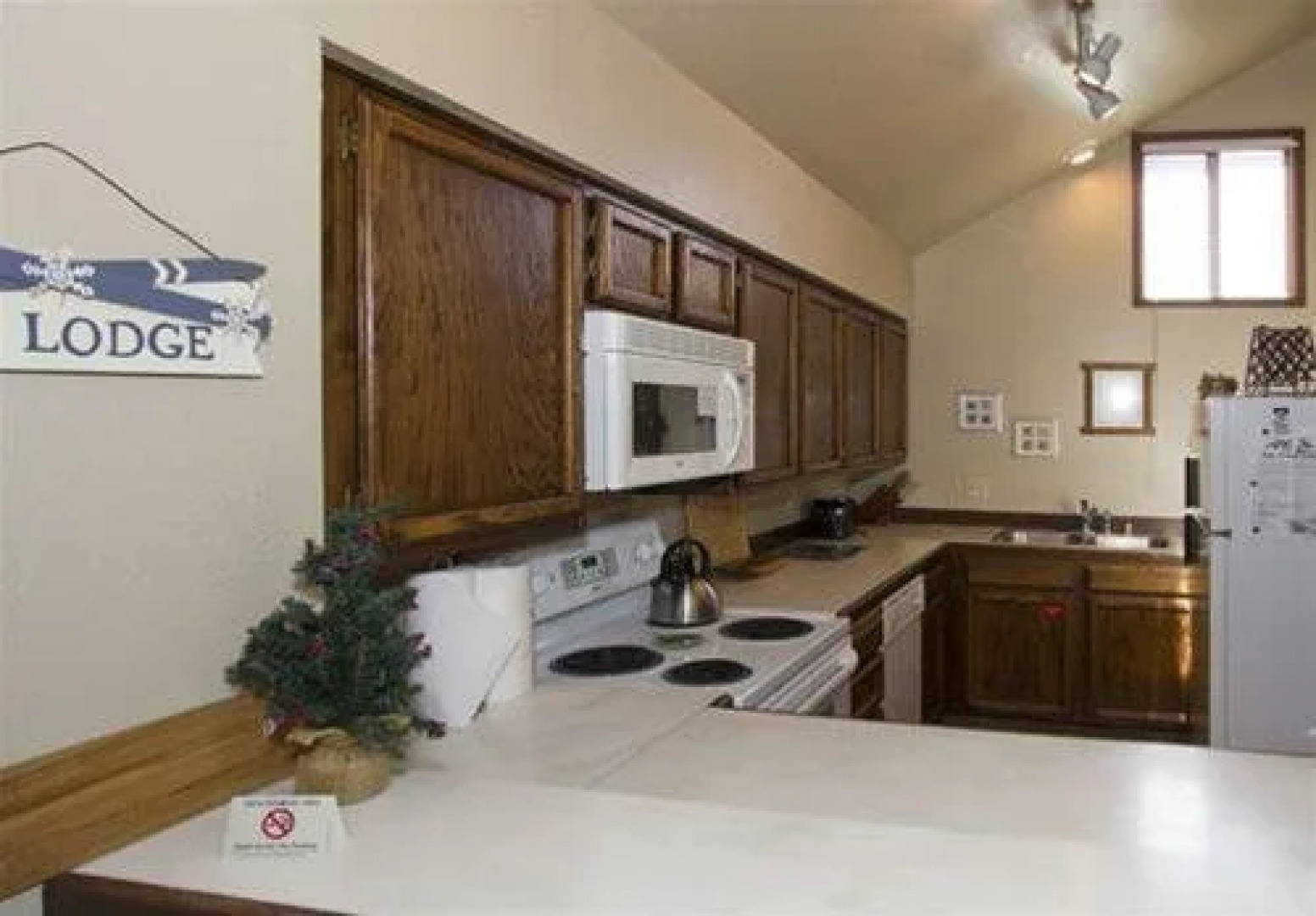 Aspen Creek Condos by Grand Mammoth Resorts