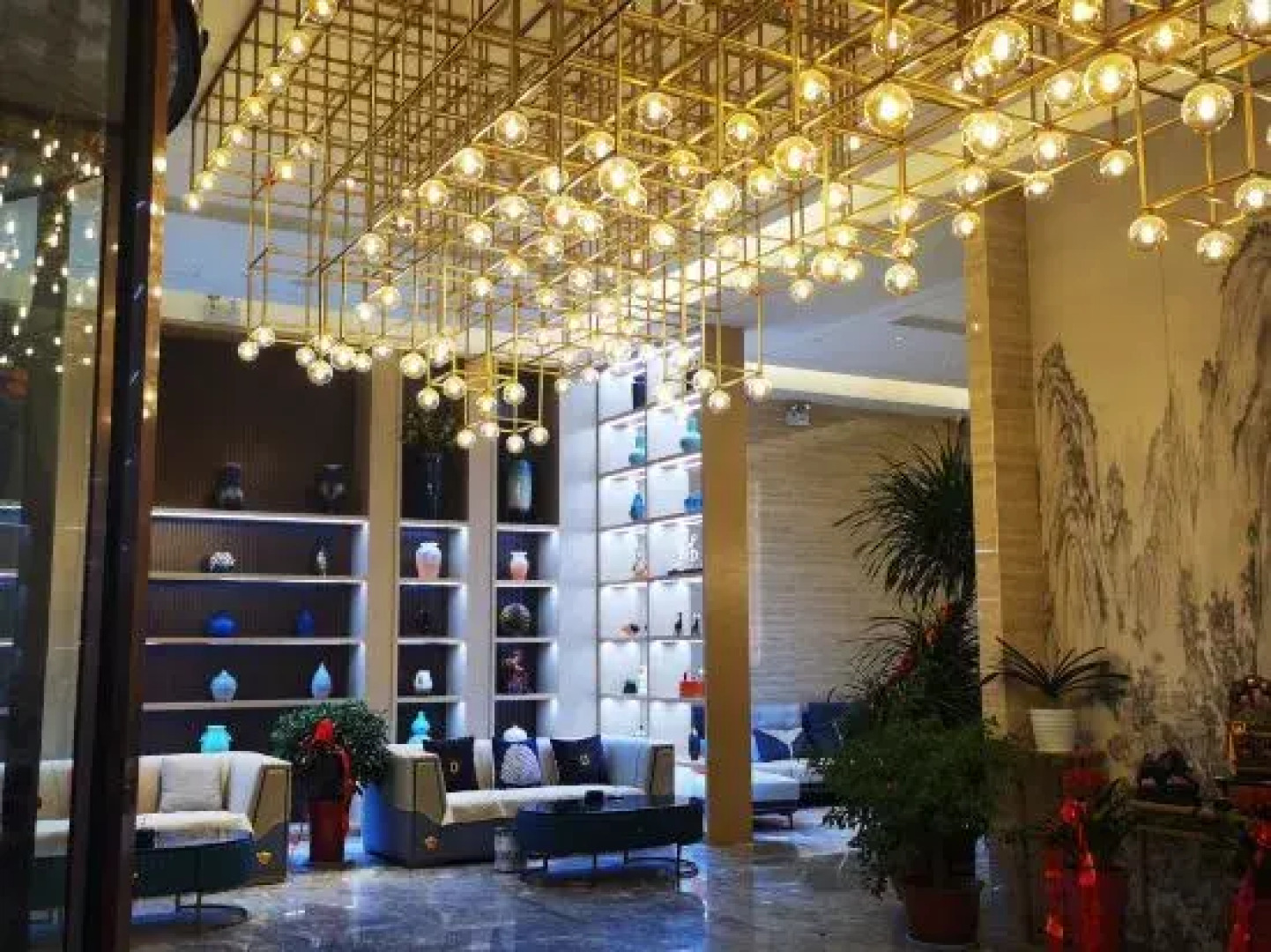 Fangxian Shuiyaohui Hotel