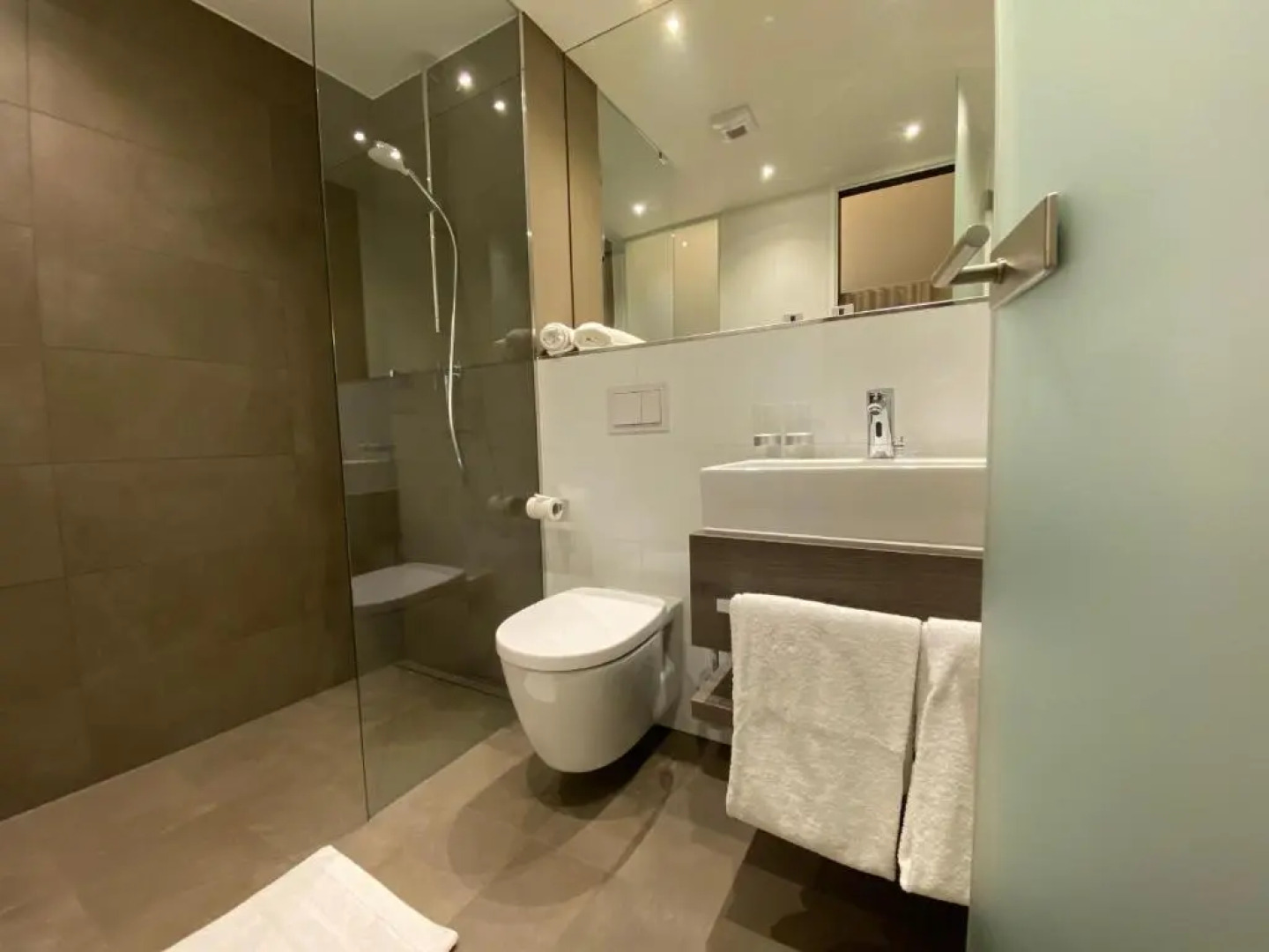 in2 The Boardinghouse