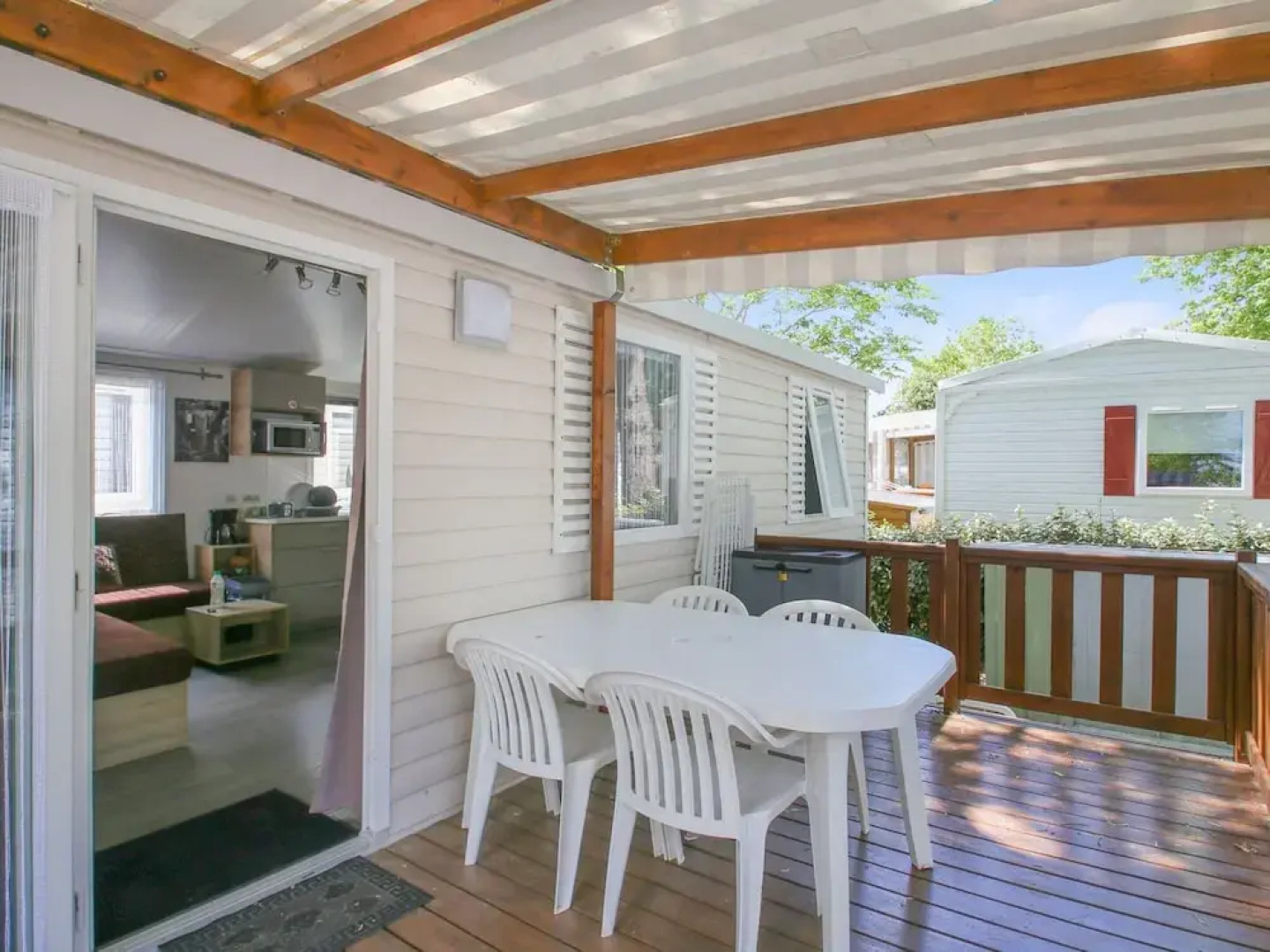 Swanky Mobile Home in Saint Jean de Monts Near Seabeach