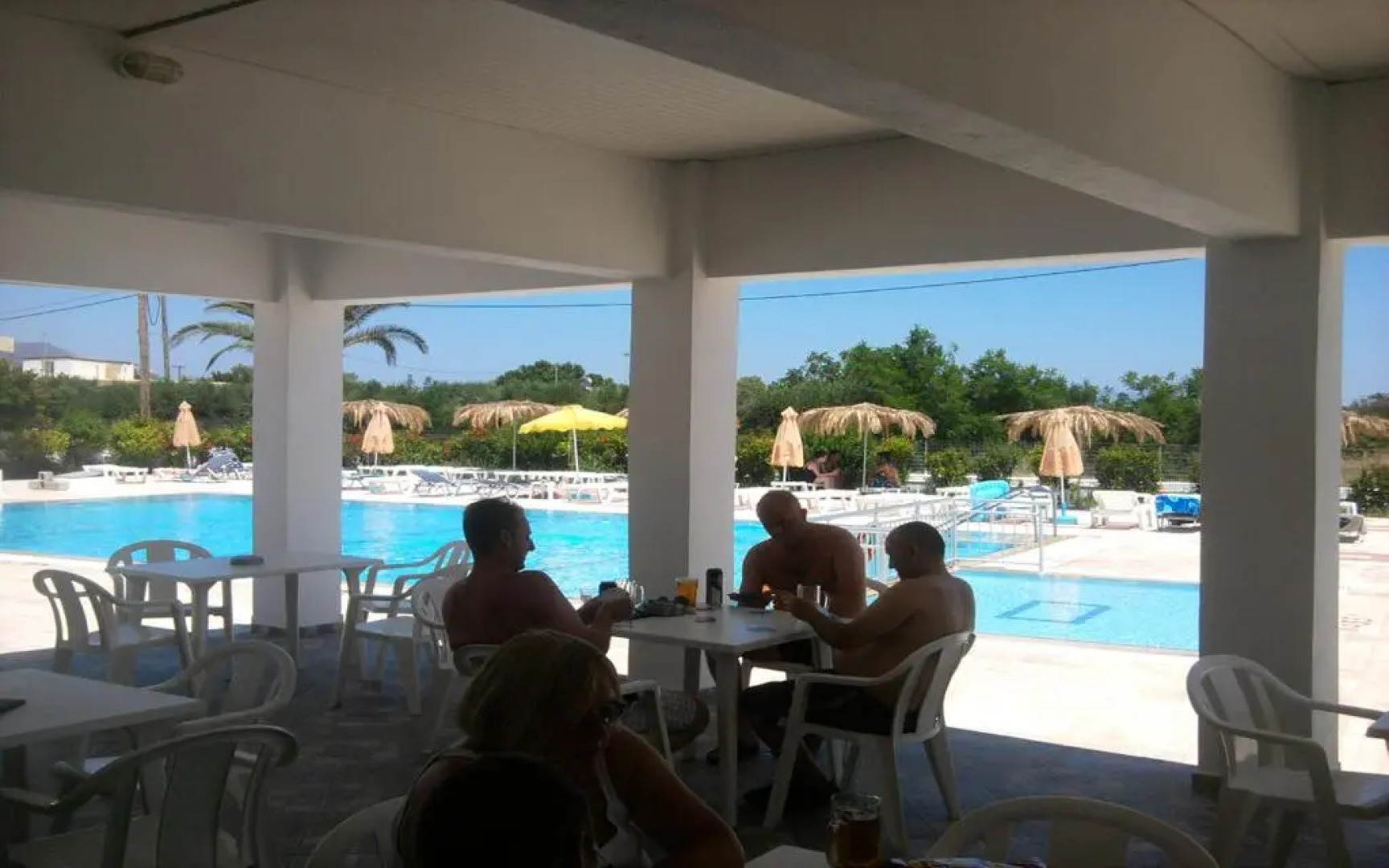 Nikos 2 Studios & Apartments