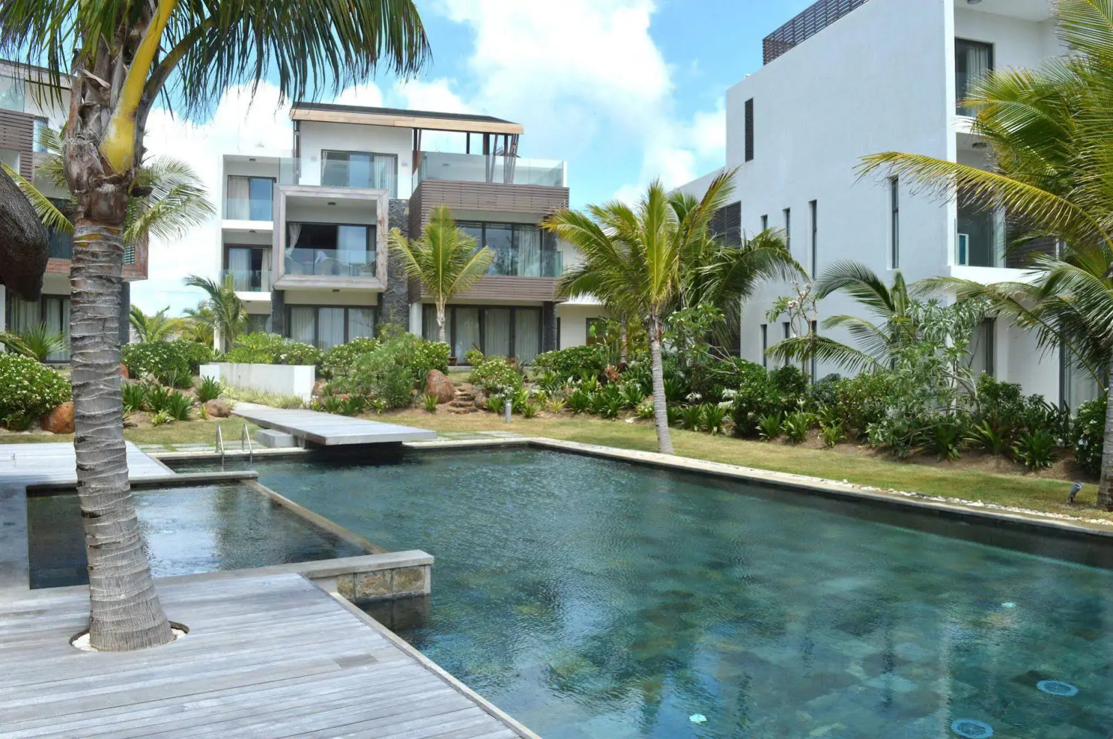 Rose Des Sables Beachfront Apartments