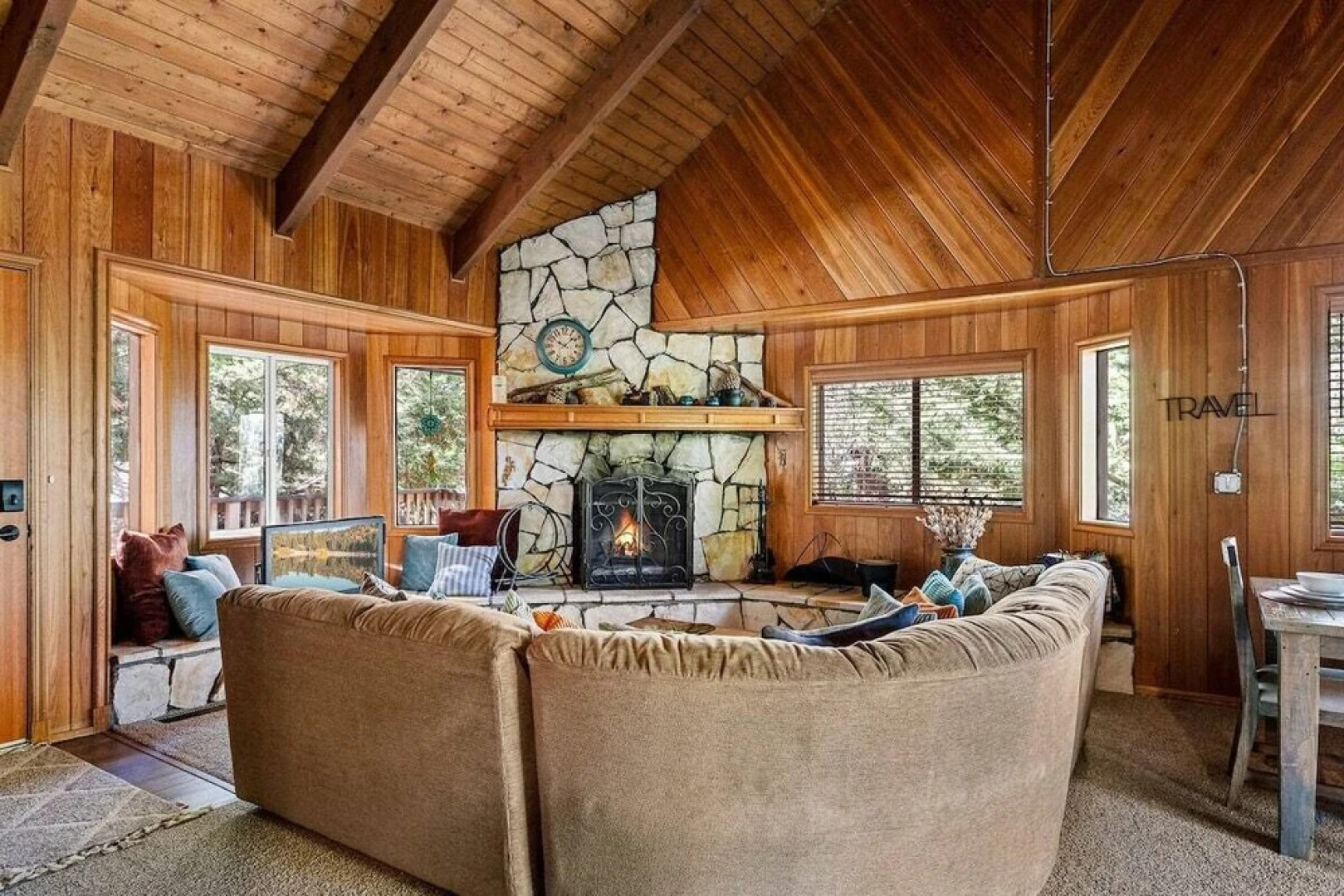 Pioneer Ridge by AvantStay Charming Hide Out Nestled In The Forest With BBQ