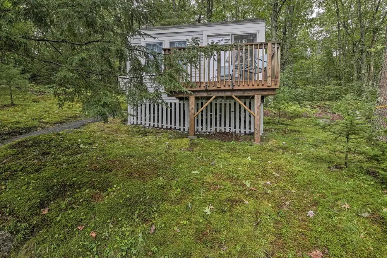 Idyllic Edgecomb Forest Studio w/ Deck & Balcony!