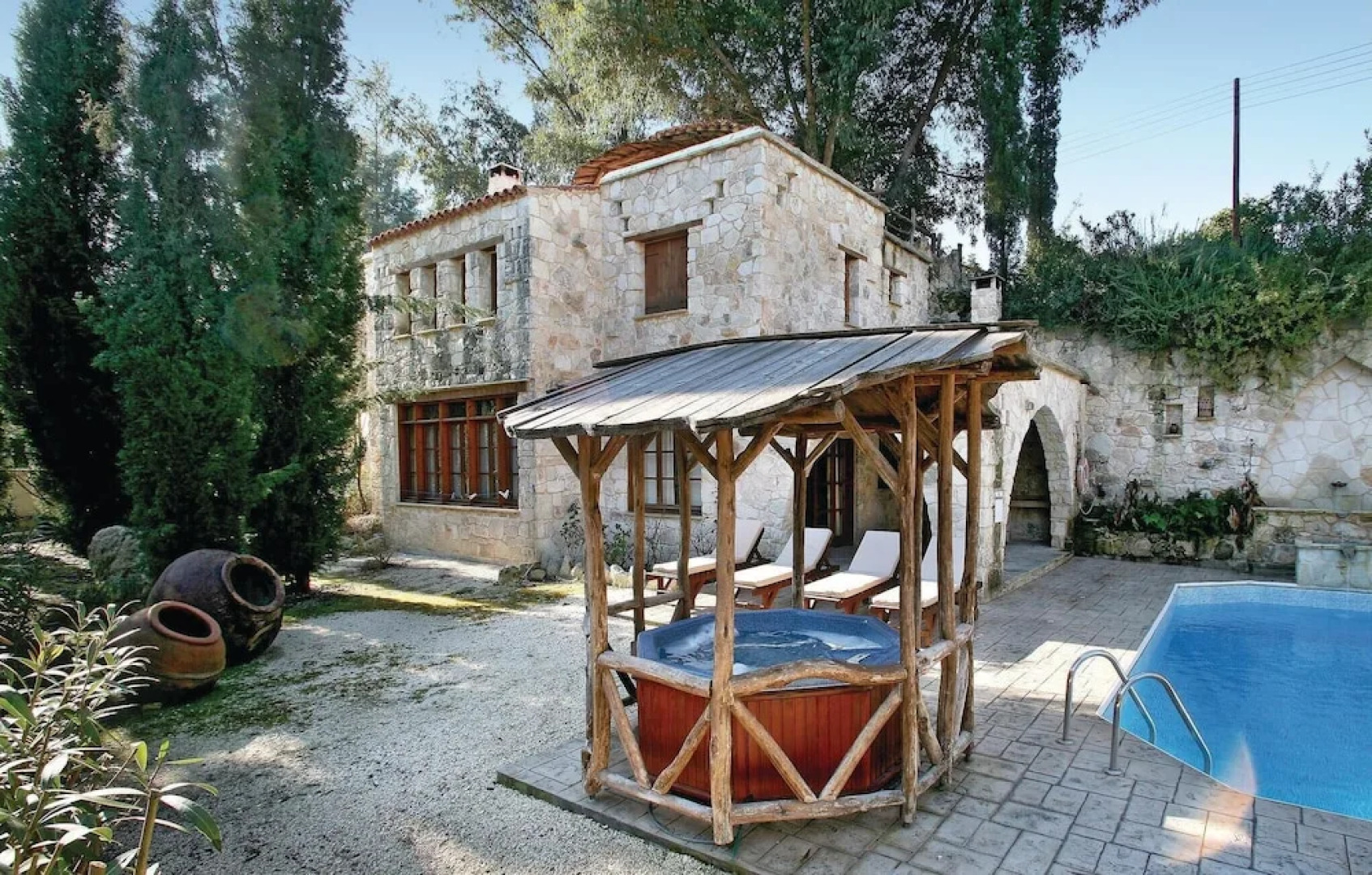 Beautiful Home in Miliou Paphos with Hot Tub, Sauna & 3 Bedrooms