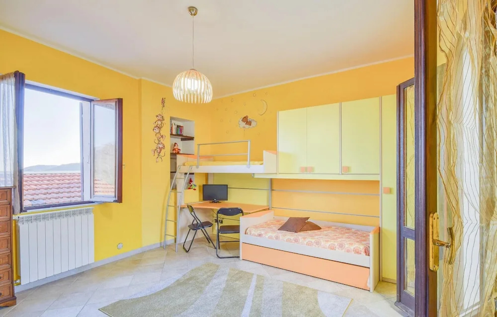 Stunning Home in Vado Ligure With 2 Bedrooms and Wifi