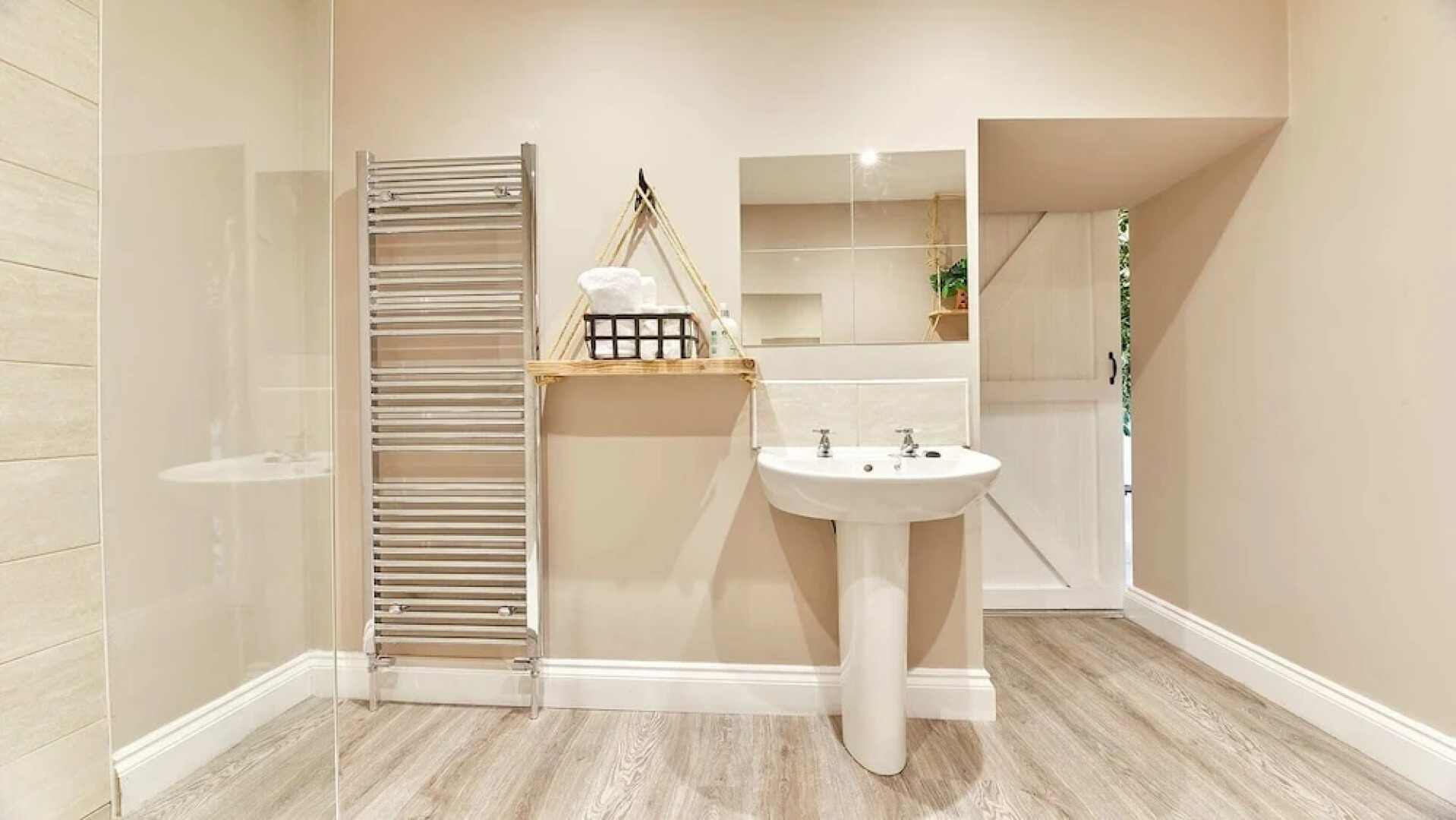 Host Stay The Pepper Pot