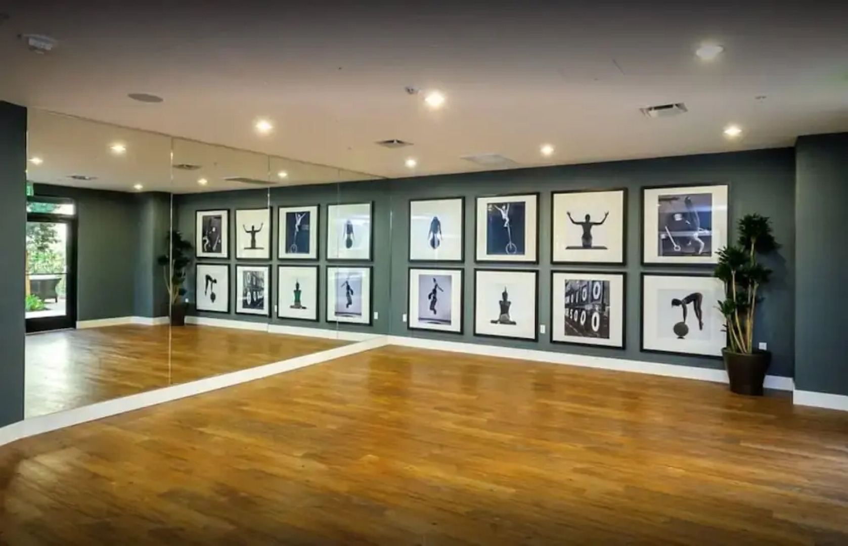 Global Luxury Suites Foster City