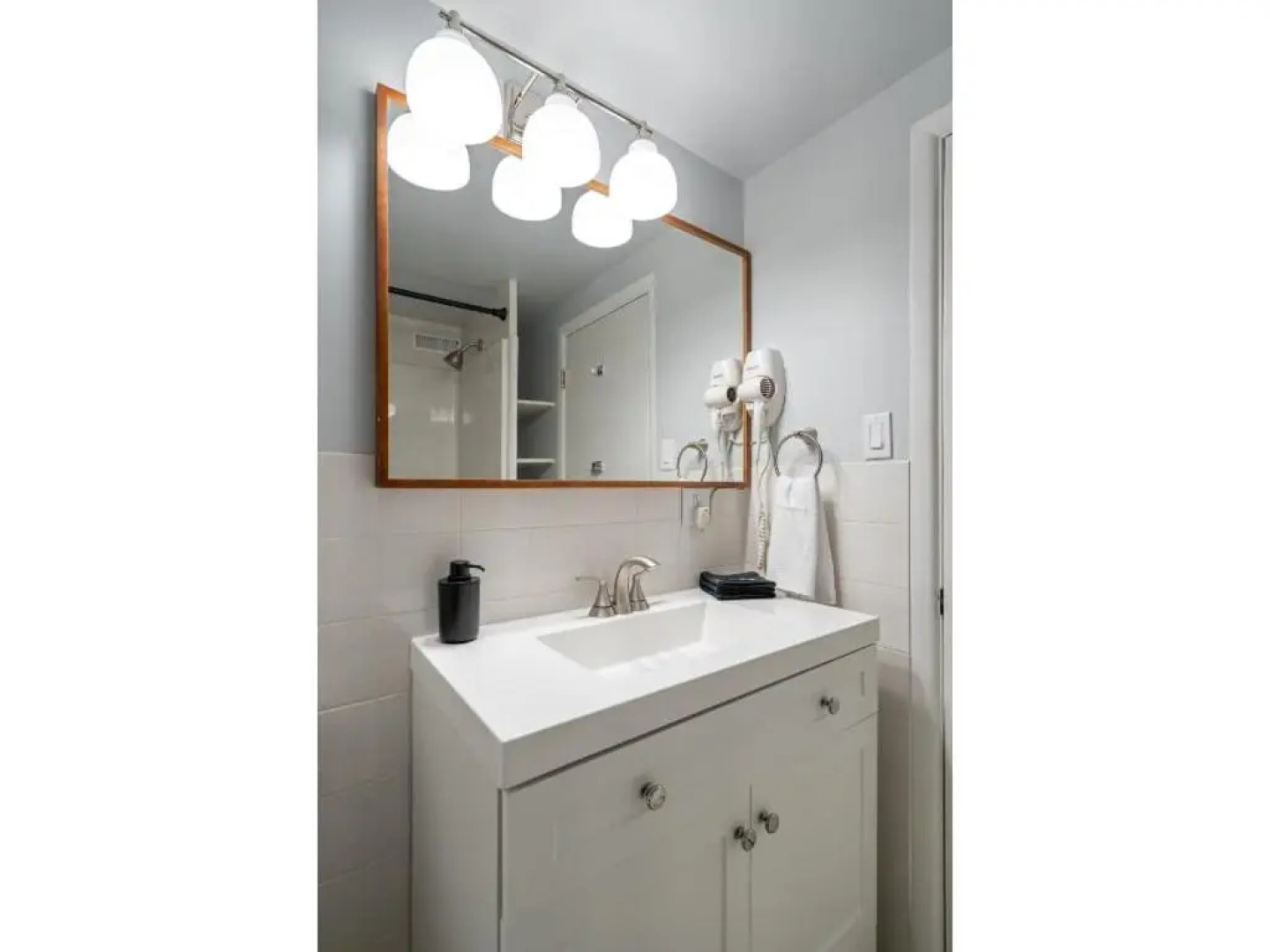 The Riverside I Patio & BBQ I Fire pit I Sleeps 17