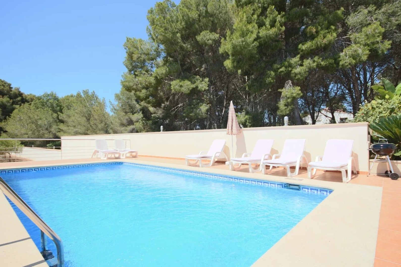 2 Twin Luxurious & Secluded Villa - Private Pools, Walk to the Beach & Moraira