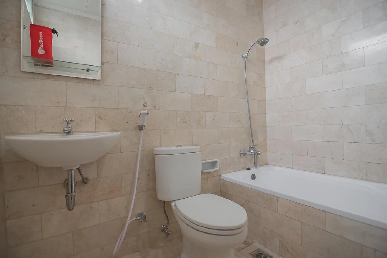 RedDoorz @ Jalan R.E. Martadinata Sukabumi