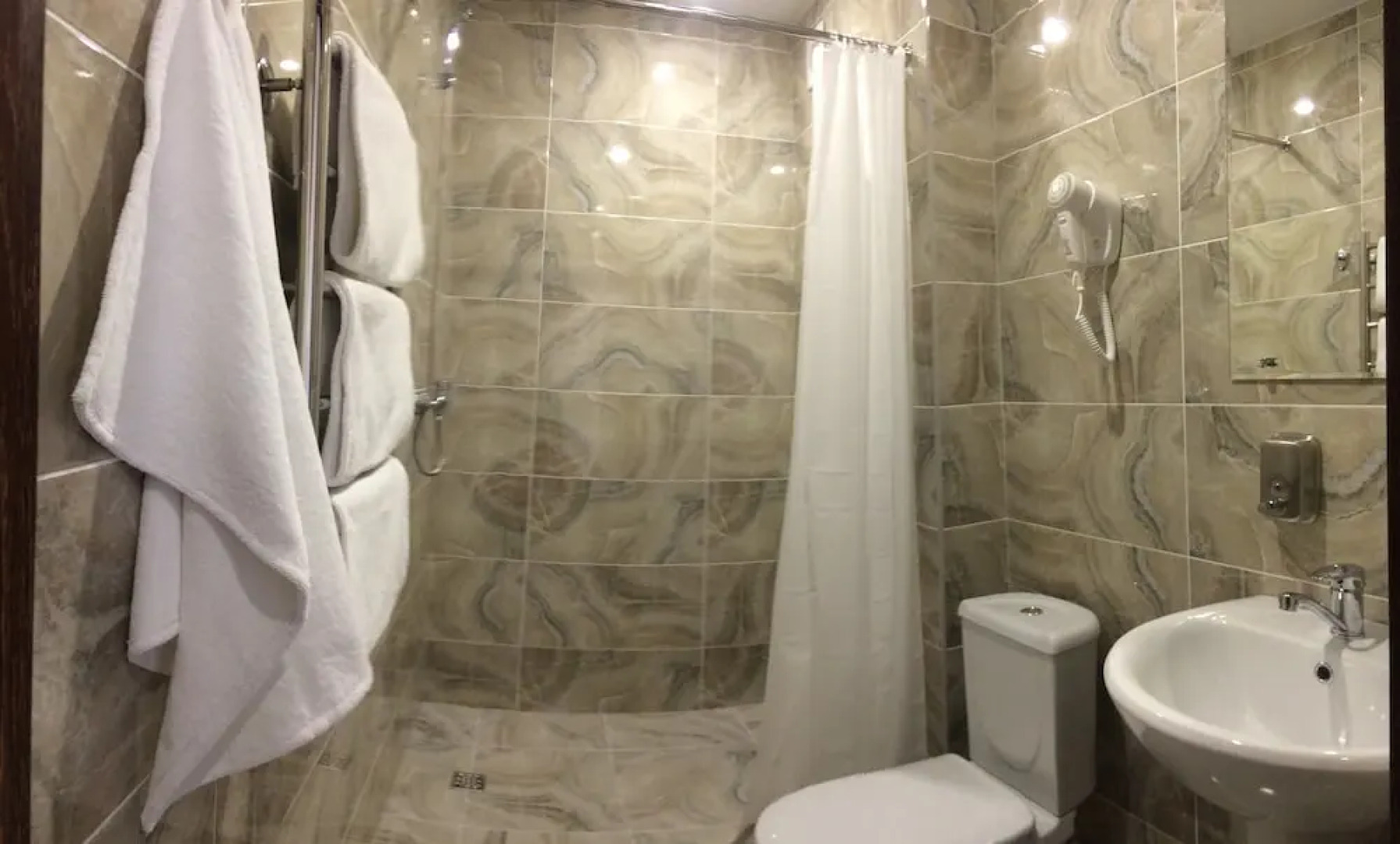 Отель «Семейные истории»