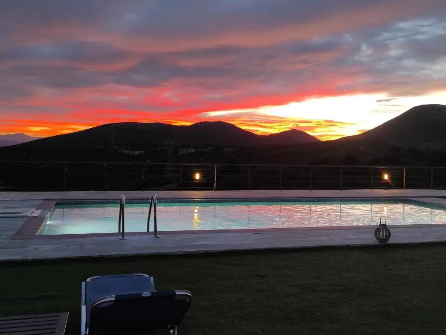 Golden Sea View Suites