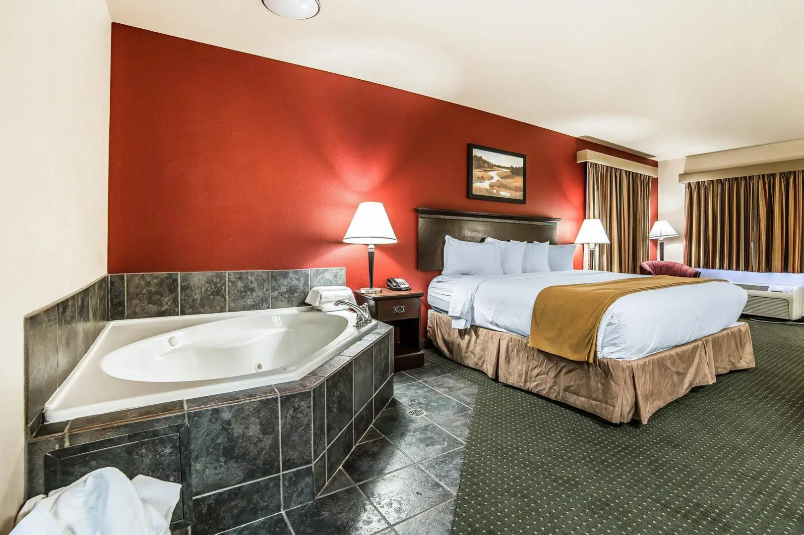 Comfort Inn & Suites Near University of Wyoming