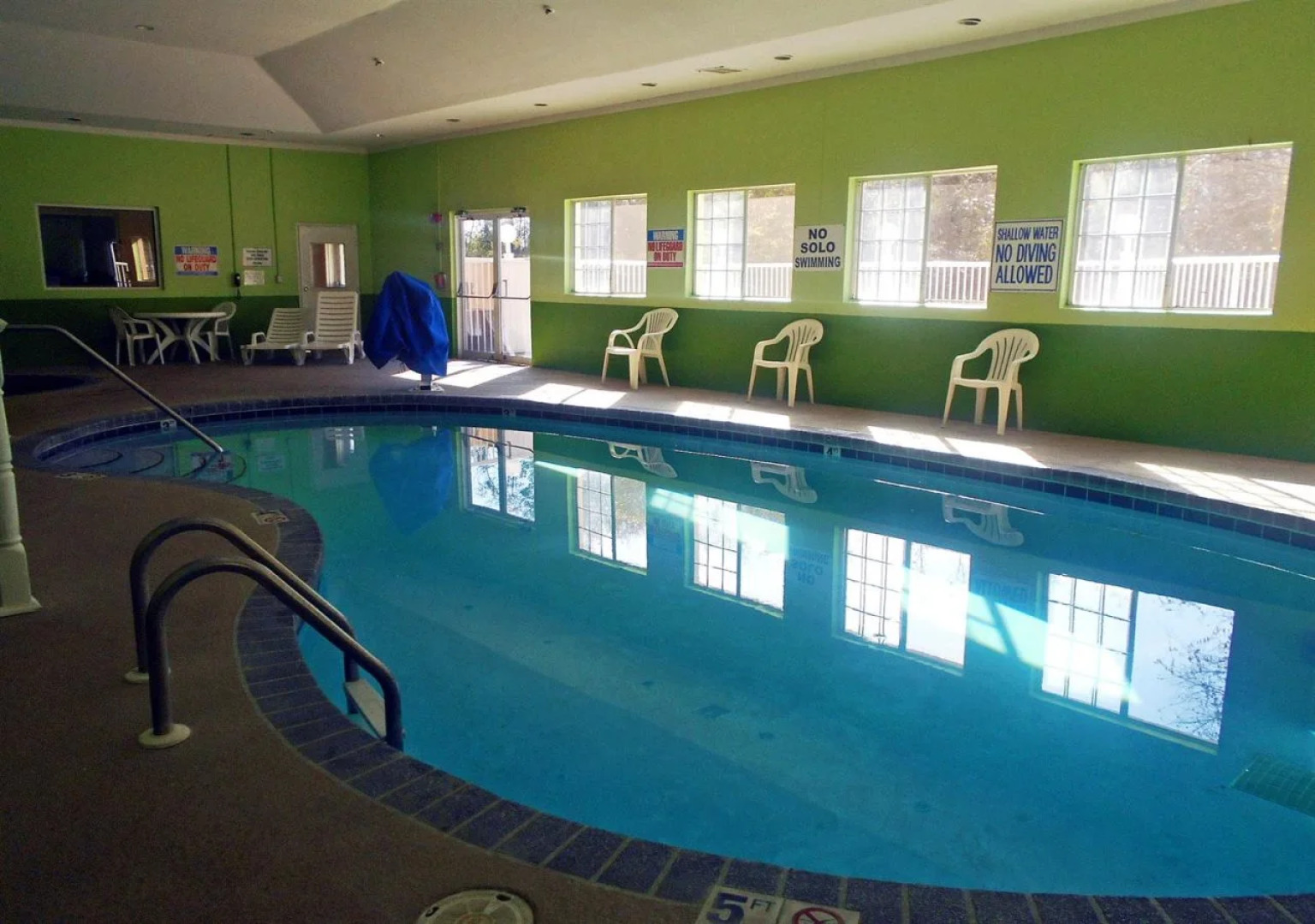 Red Roof Inn PLUS+ & Suites Savannah - I-95