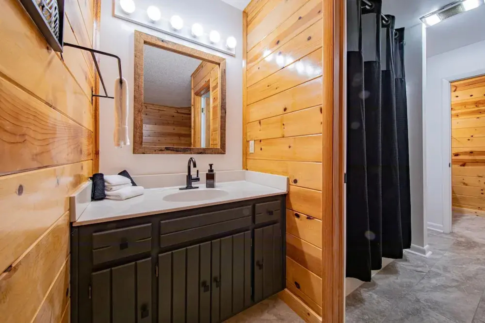 Mount Mitchell Eco Retreat