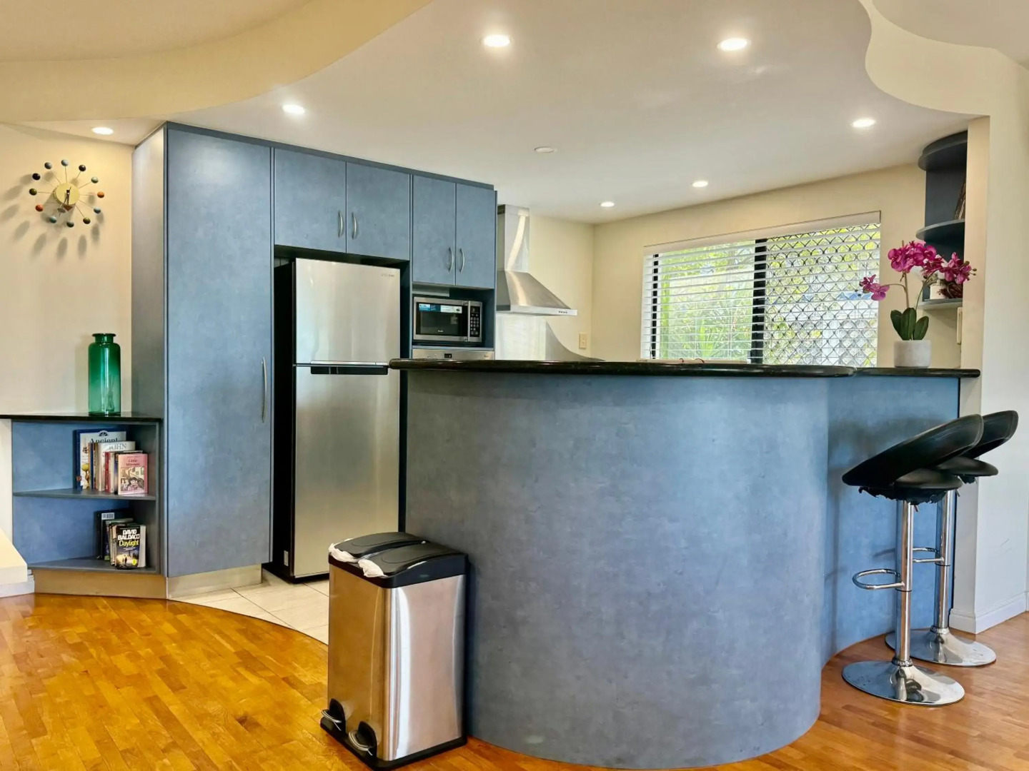 Lighthouse Apartments on The Strand - 2