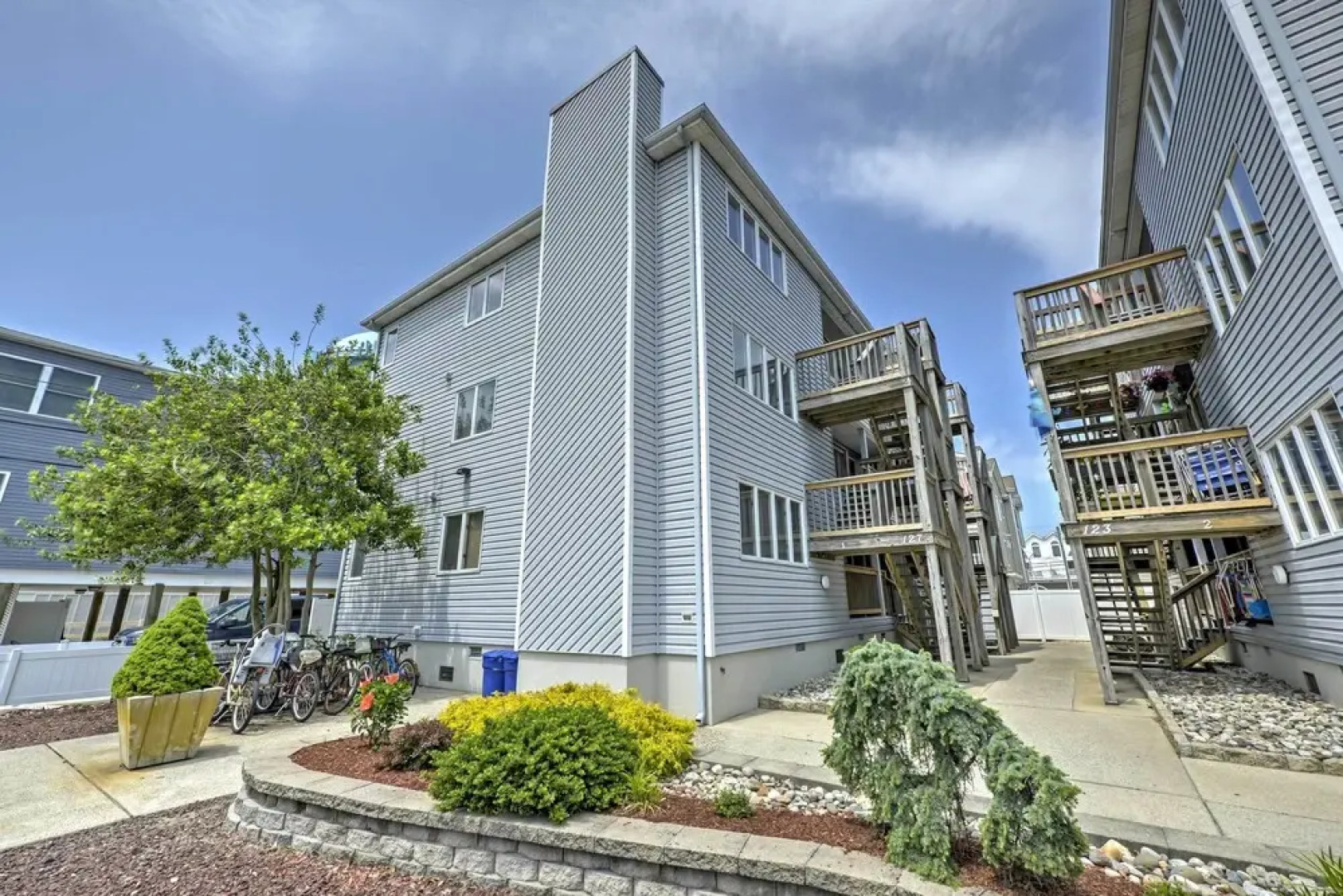 Central Sea Isle City Condo - 1 Block to the Beach