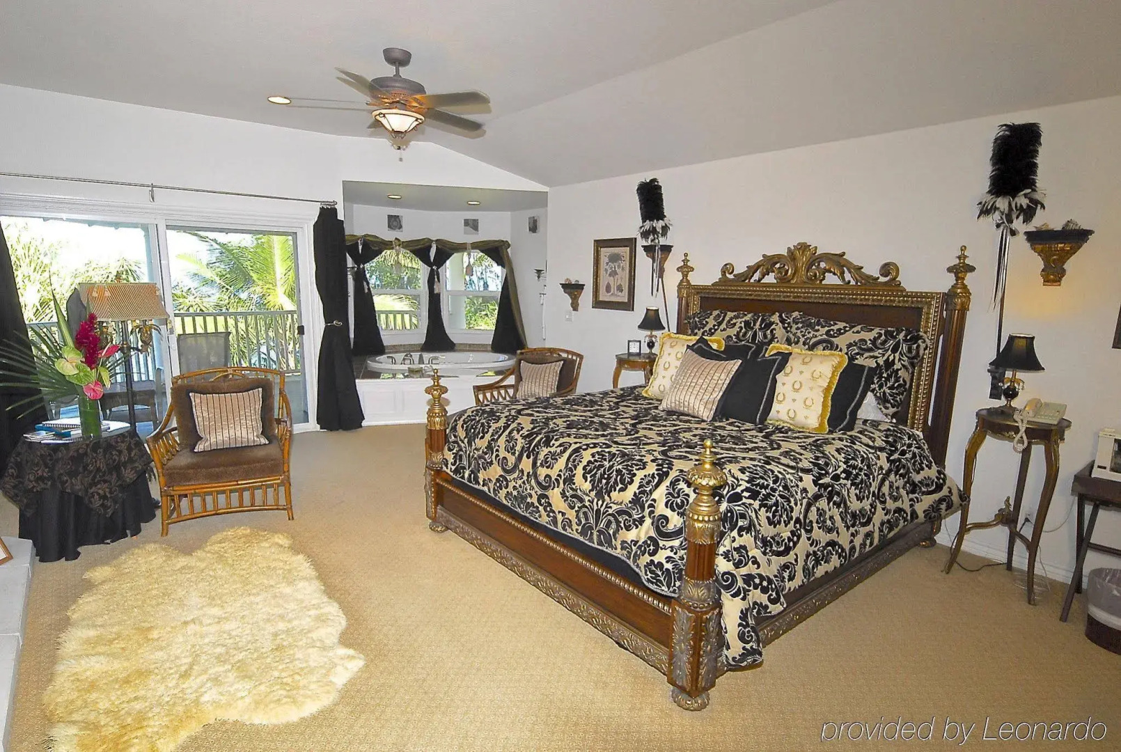 Palms Cliff House Inn