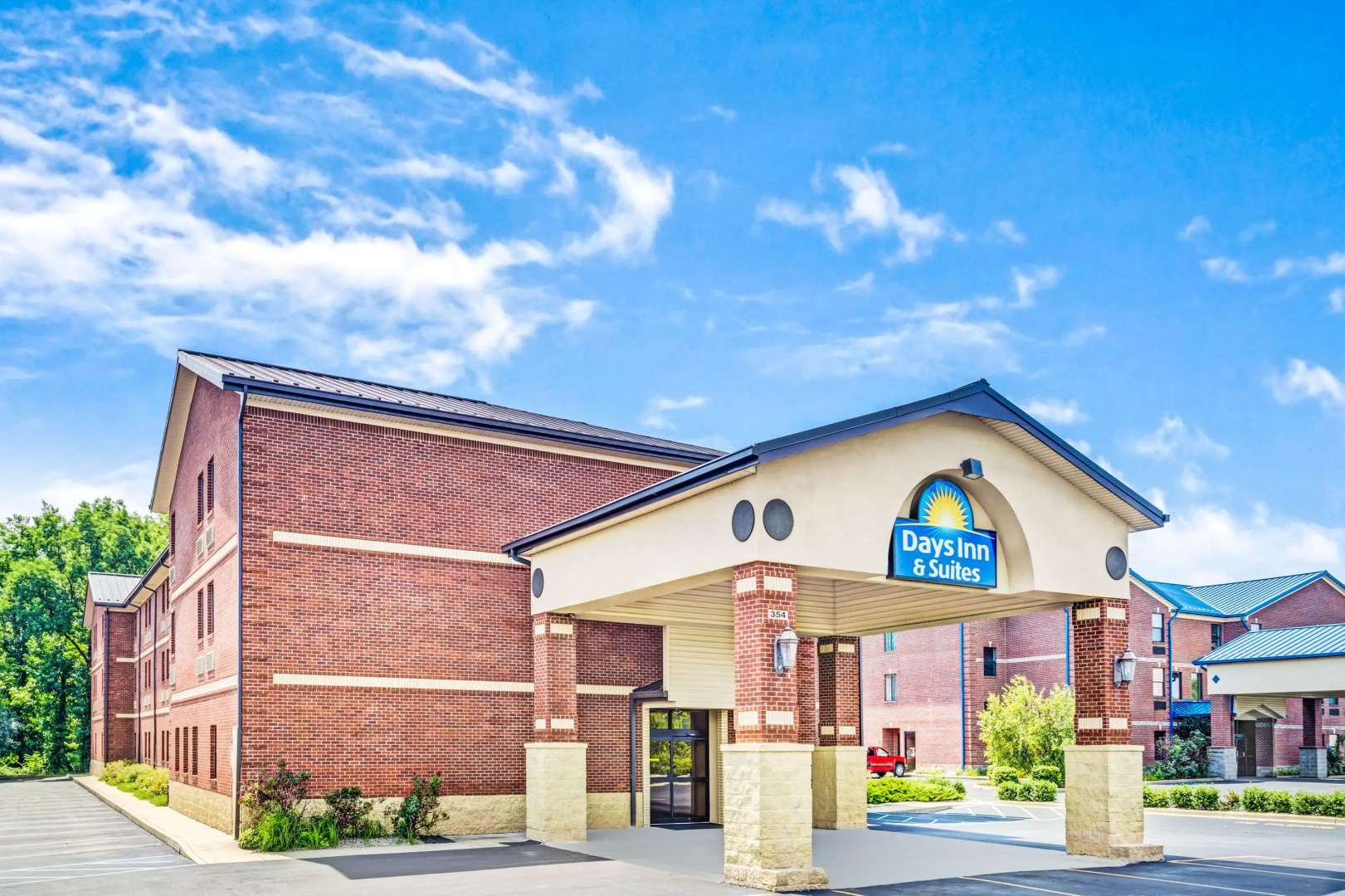 Days Inn & Suites by Wyndham Jeffersonville IN