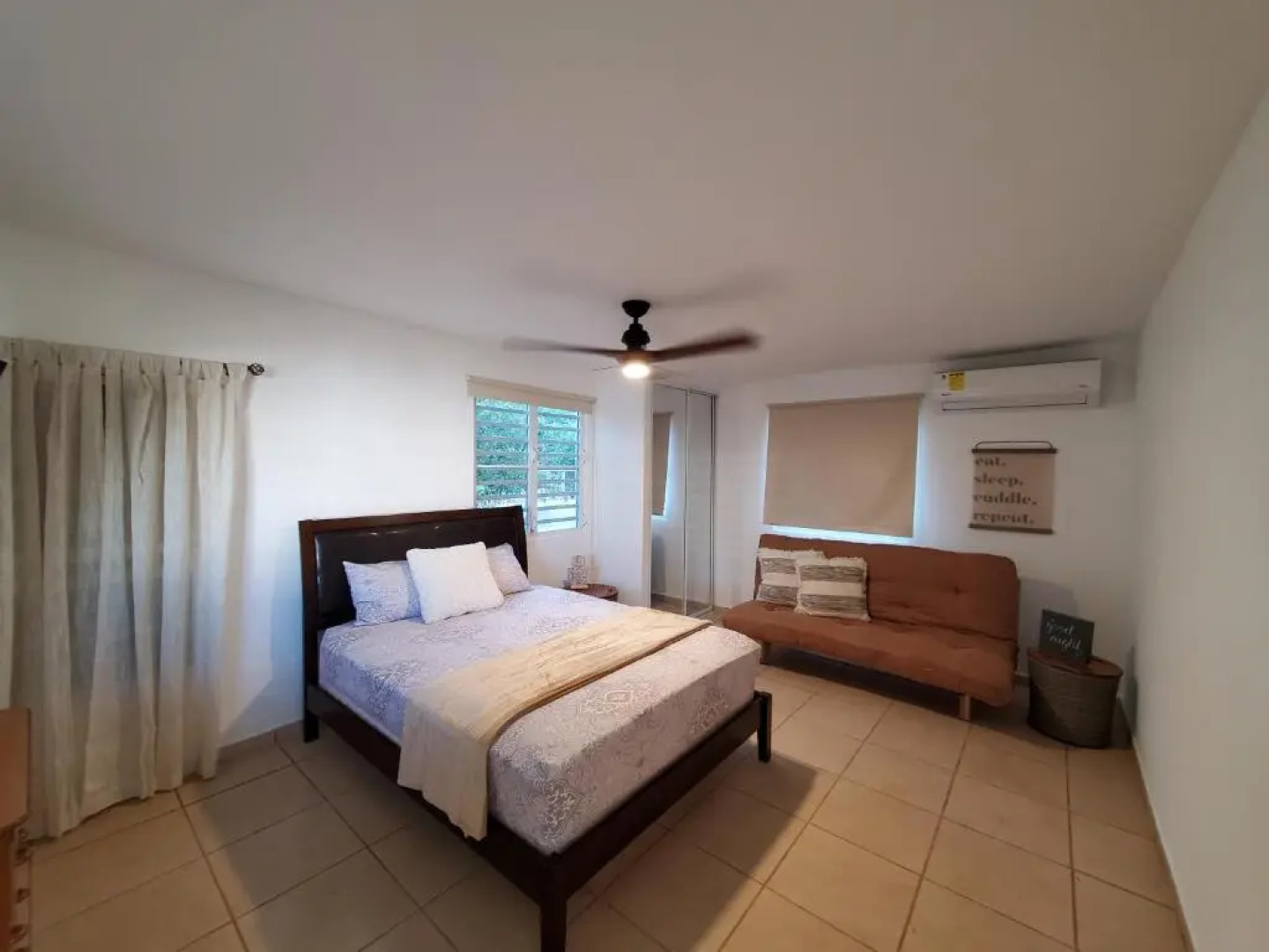 Aguadilla Waves Apt with electricity water AC WIFI 8 minute walk from Crashboat beach