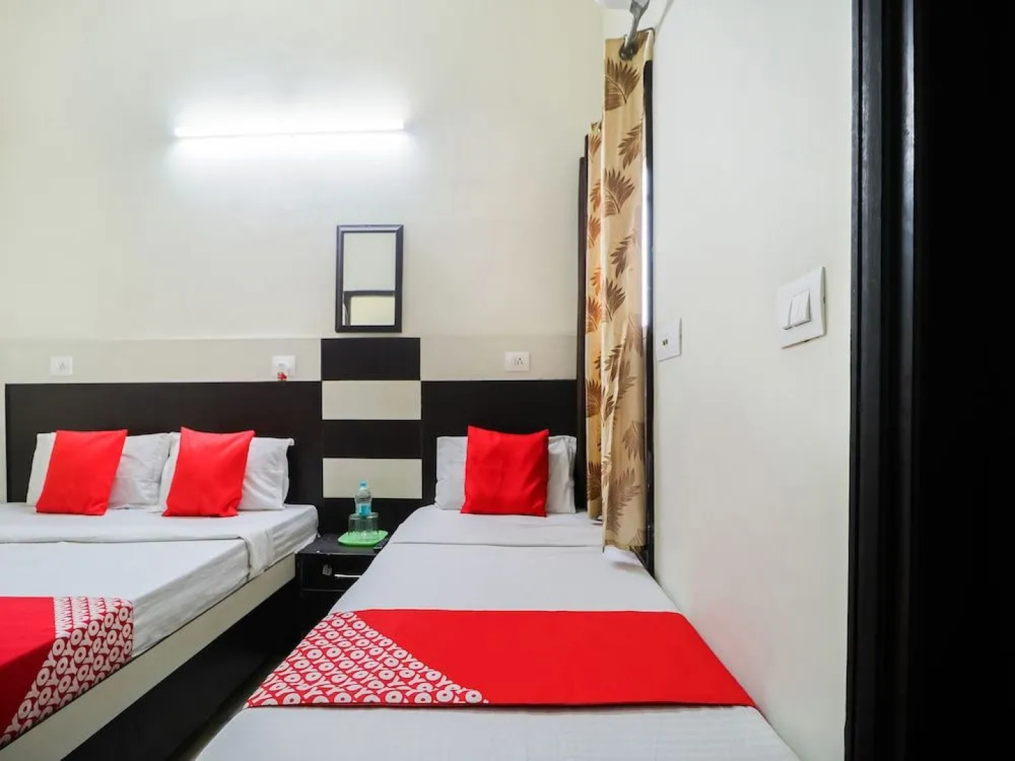 Oyo 45903 Royal Guest House