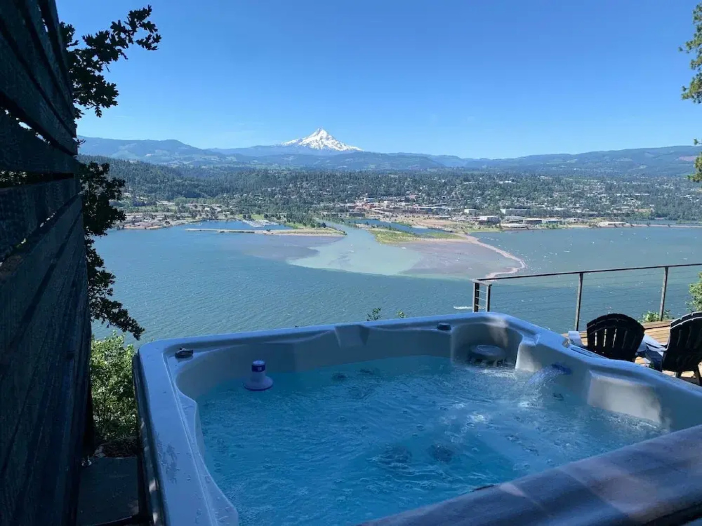 Eye On The Gorge 2 Bedroom Home by RedAwning