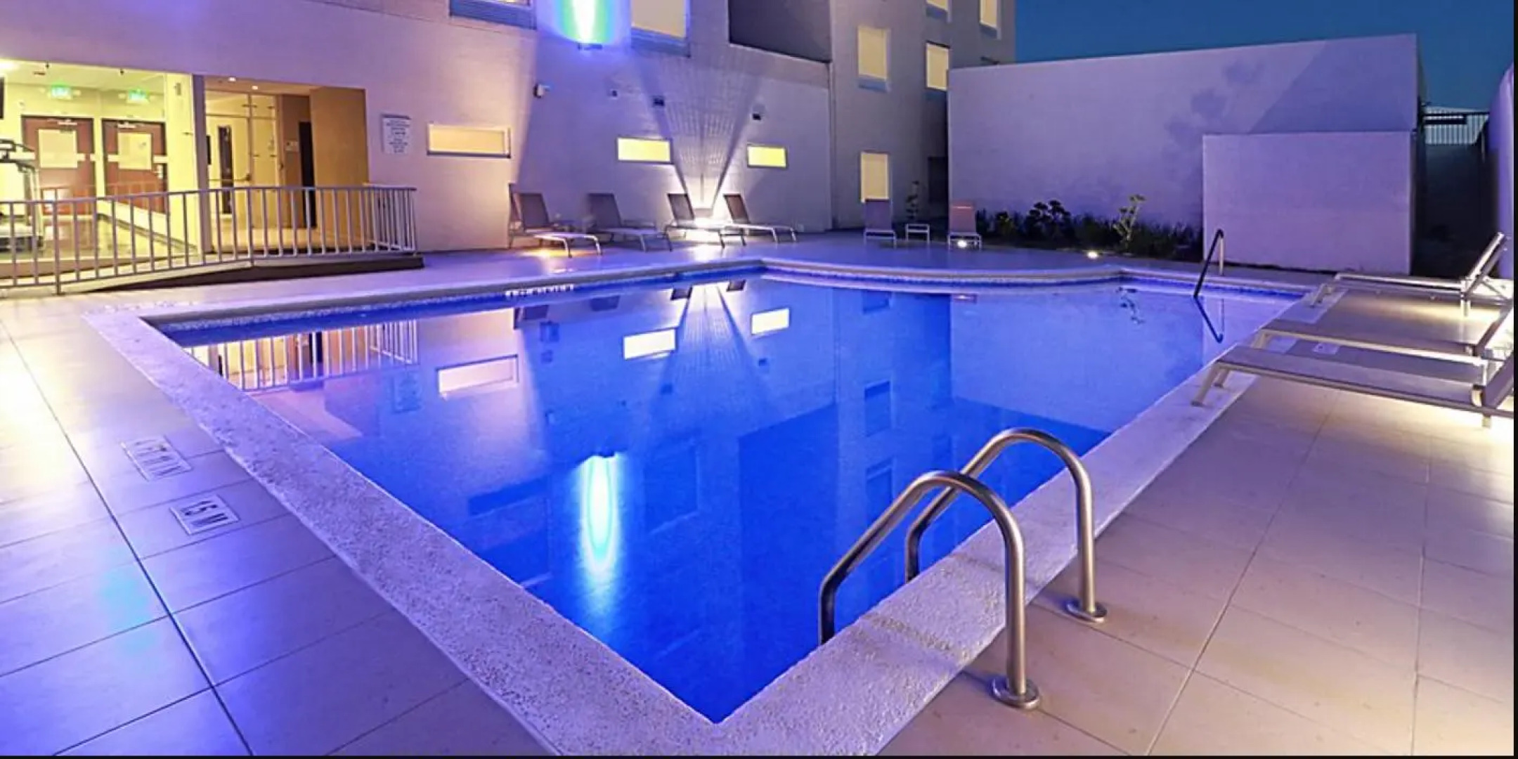 Holiday Inn Express Guadalajara Aeropuerto by IHG