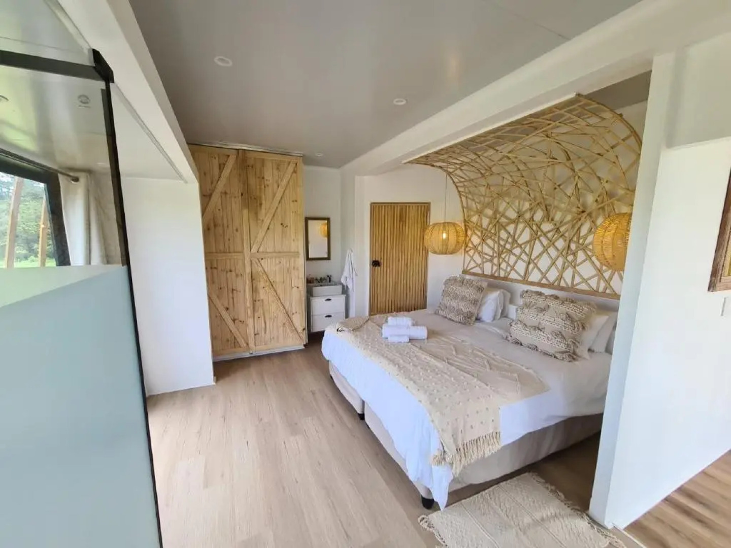 Buff & Fellow Eco Cabins