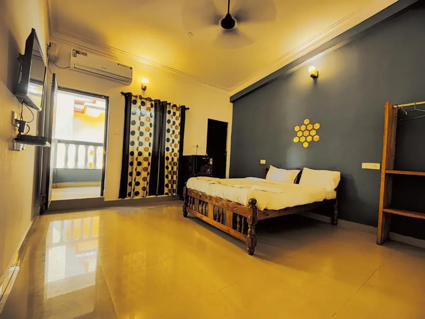 Candolim Glitter Sand