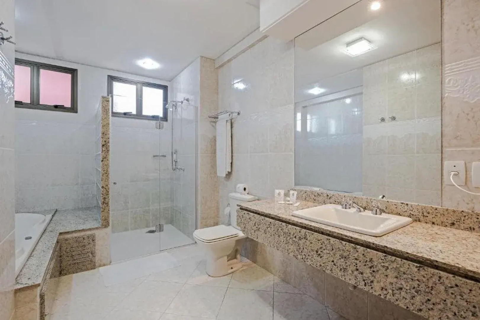 Astron Ponta Grossa Plaza by Nobile