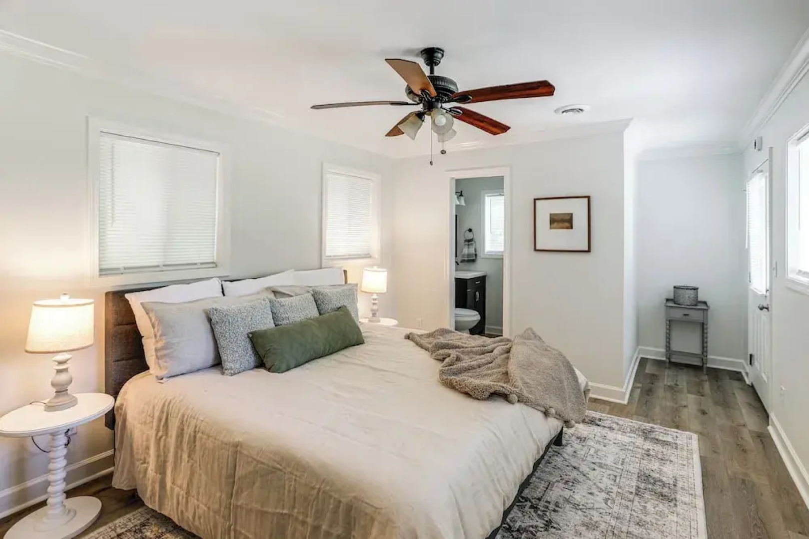 < 1 Mi to Ole Miss! Serene Home w/ Large Yard