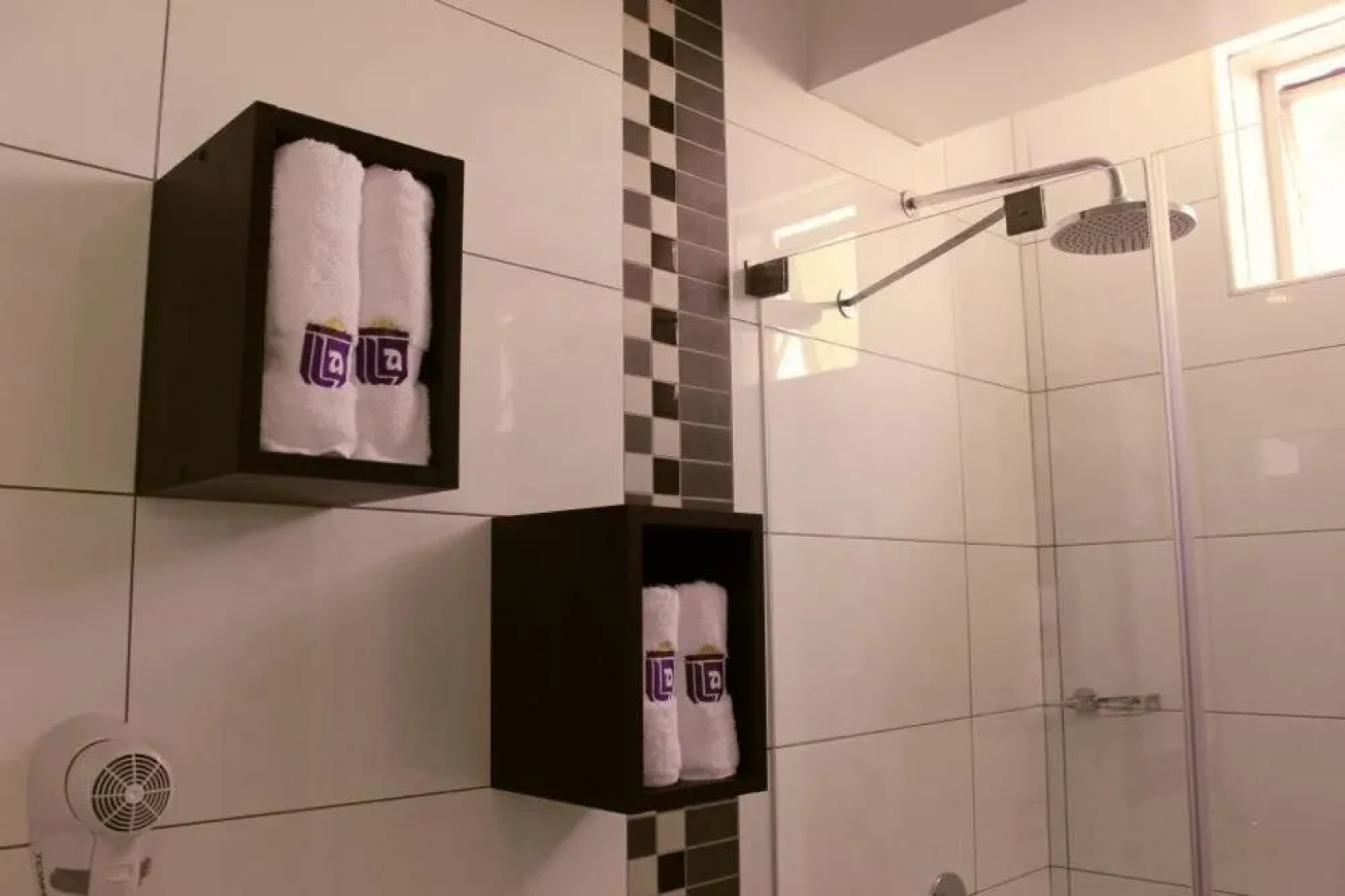 Laurents Deluxe Hotel