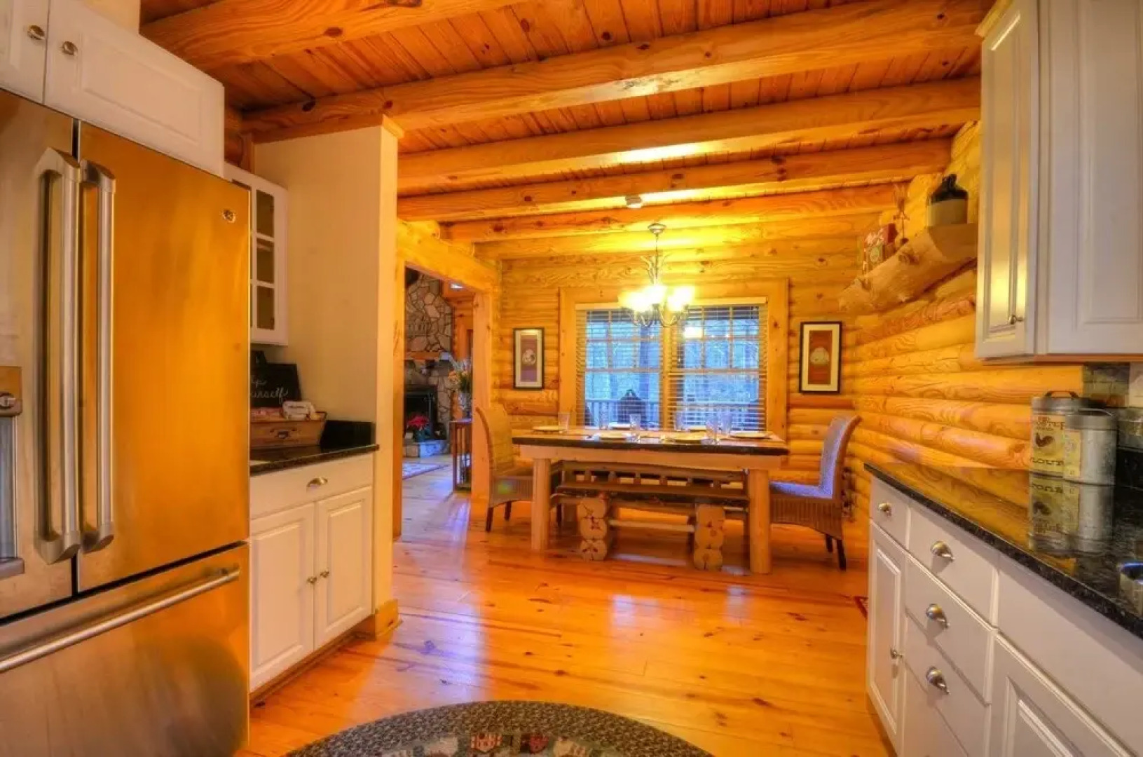 Nantahala Riverside 3 Bedroom Cabin by RedAwning