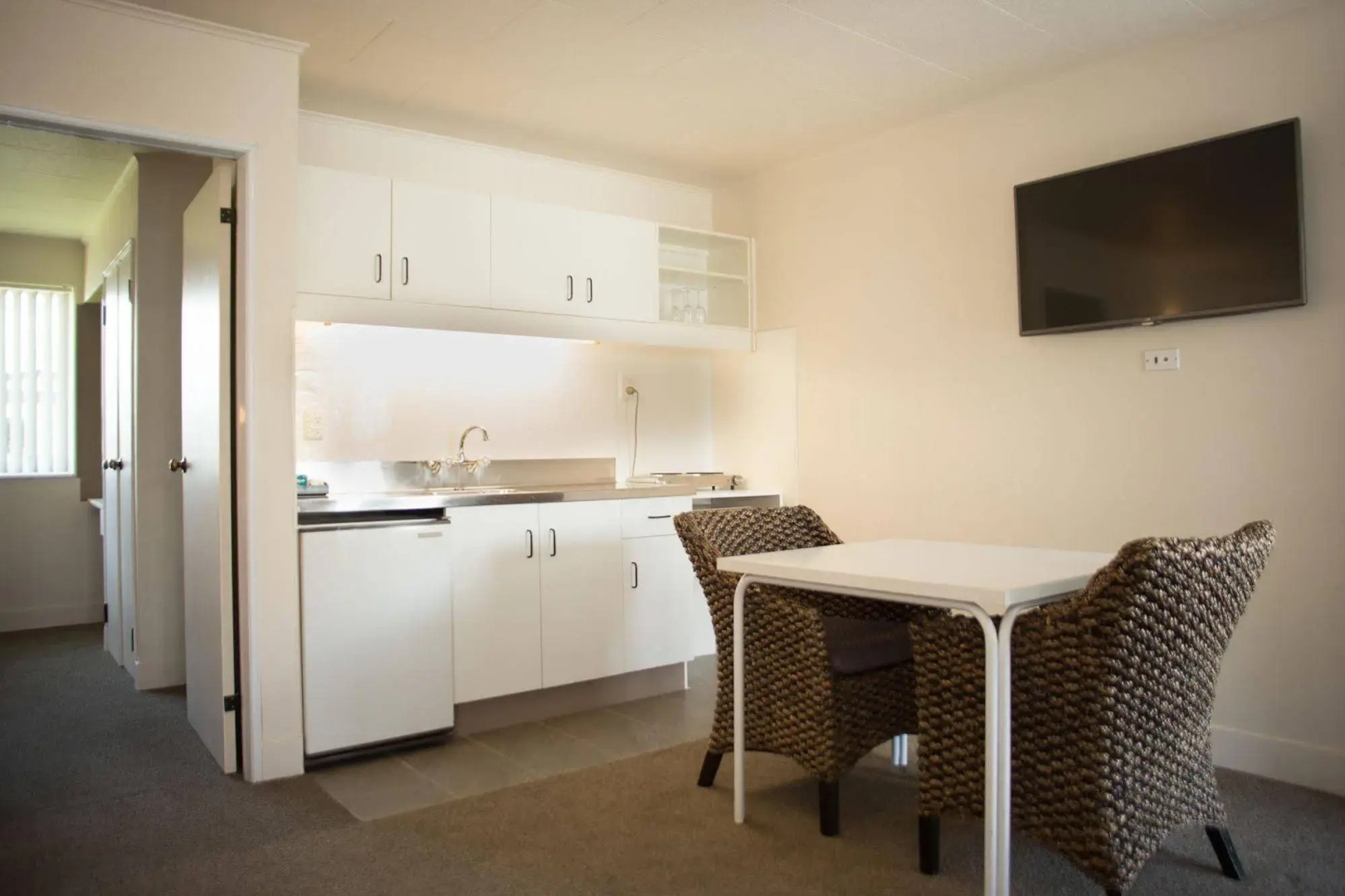 Colonial on Gladstone