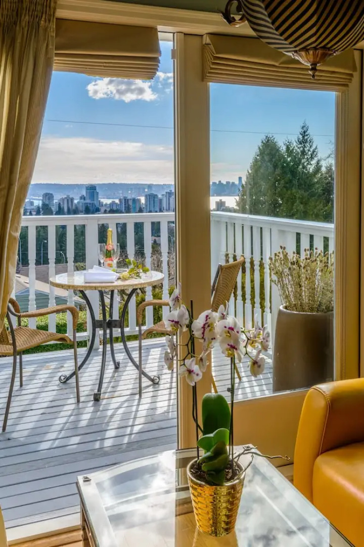 Crystal's View Bed & Breakfast