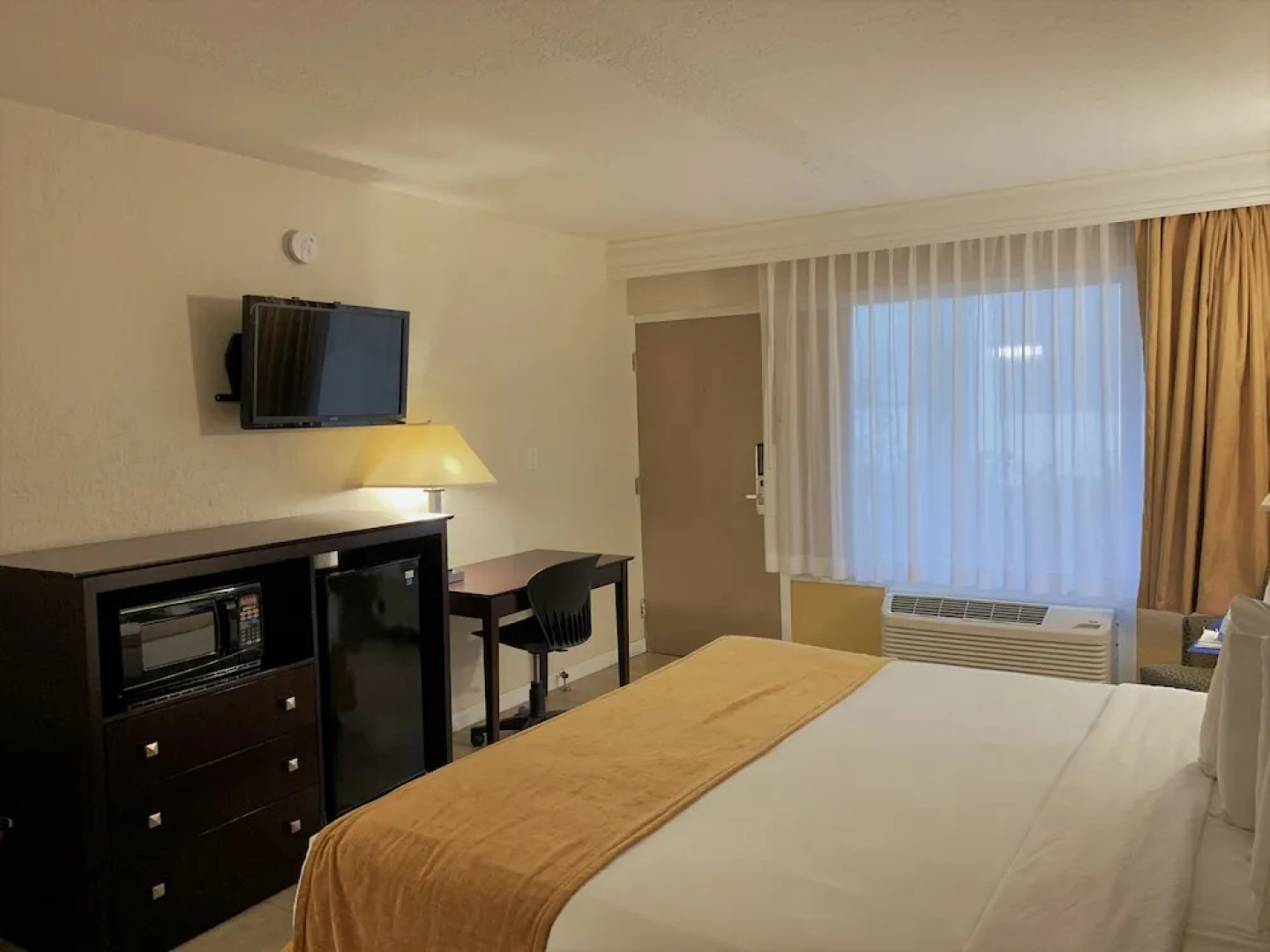 Rodeway Inn & Suites Fll Airport - Cruise Port