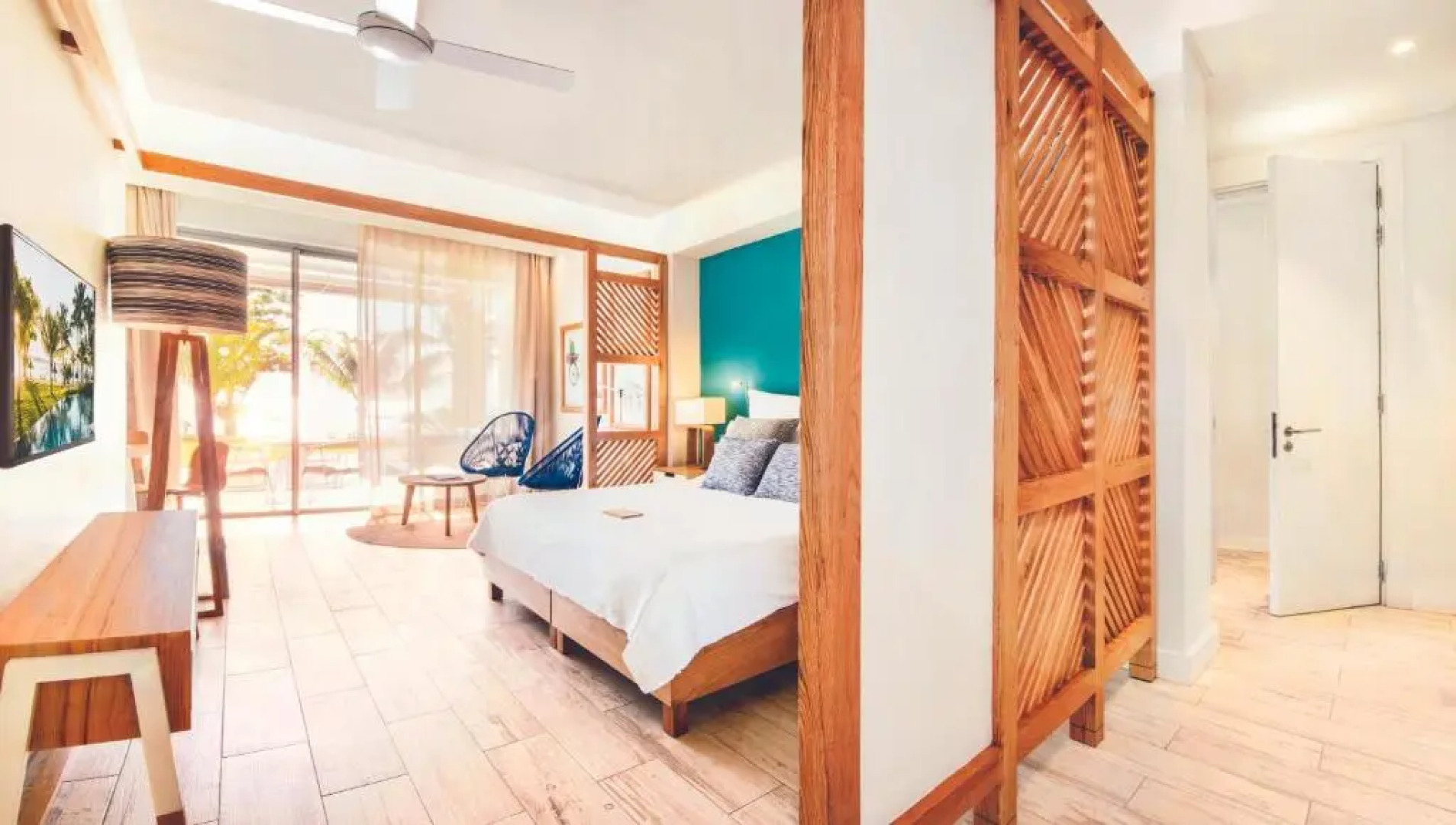 Victoria Beachcomber Resort & Spa - Victoria for 2 - Adults Only