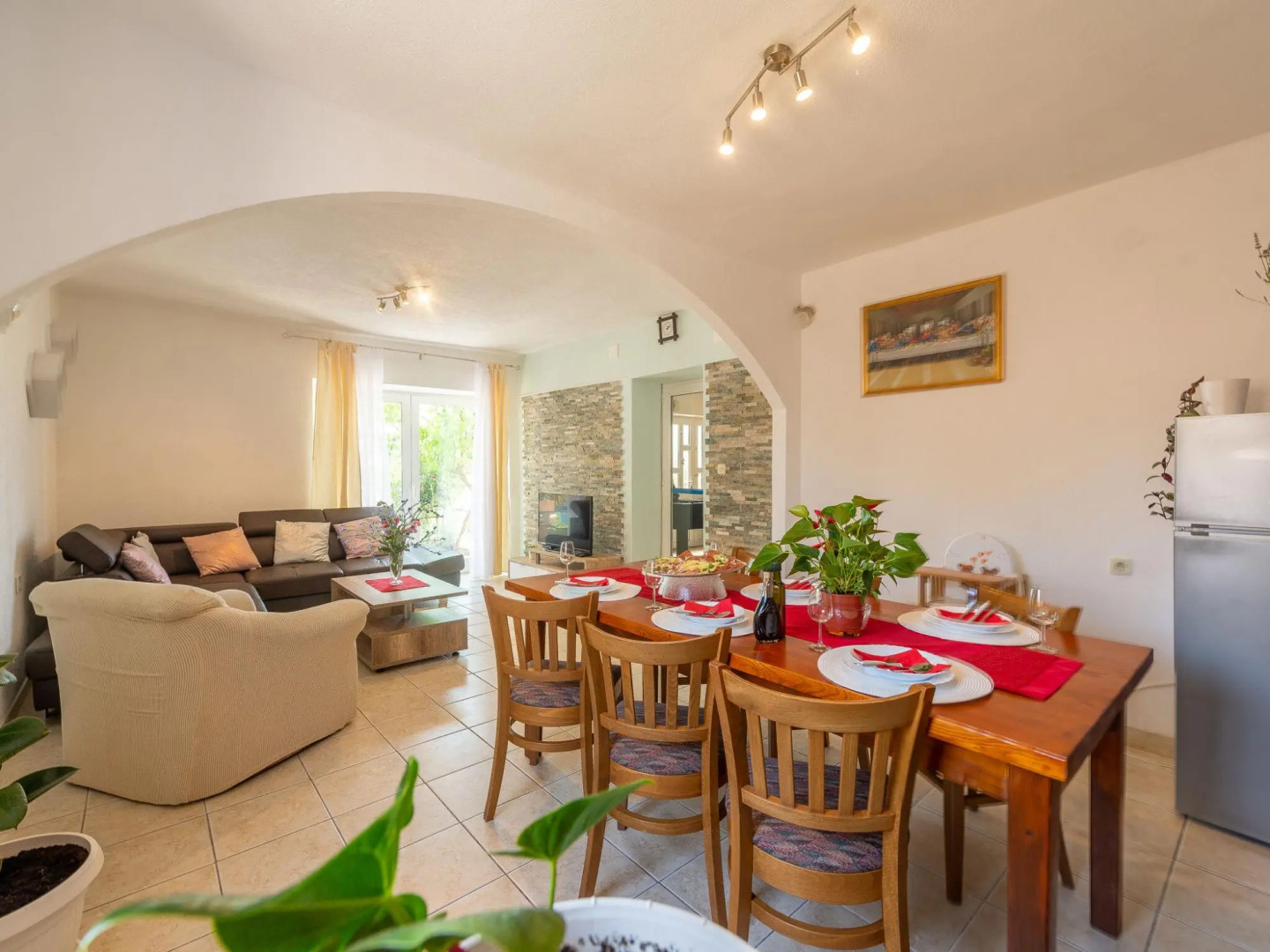 Beautiful Holiday Home in Lisicic