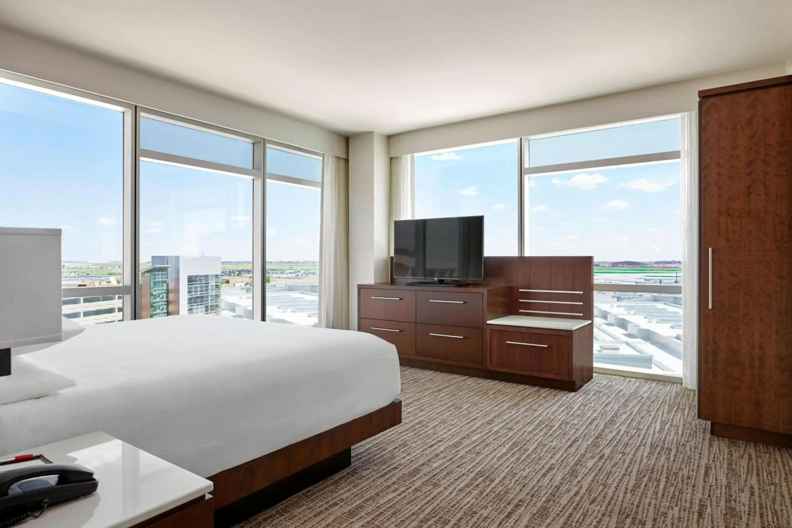 Calgary Airport Marriott In-Terminal Hotel