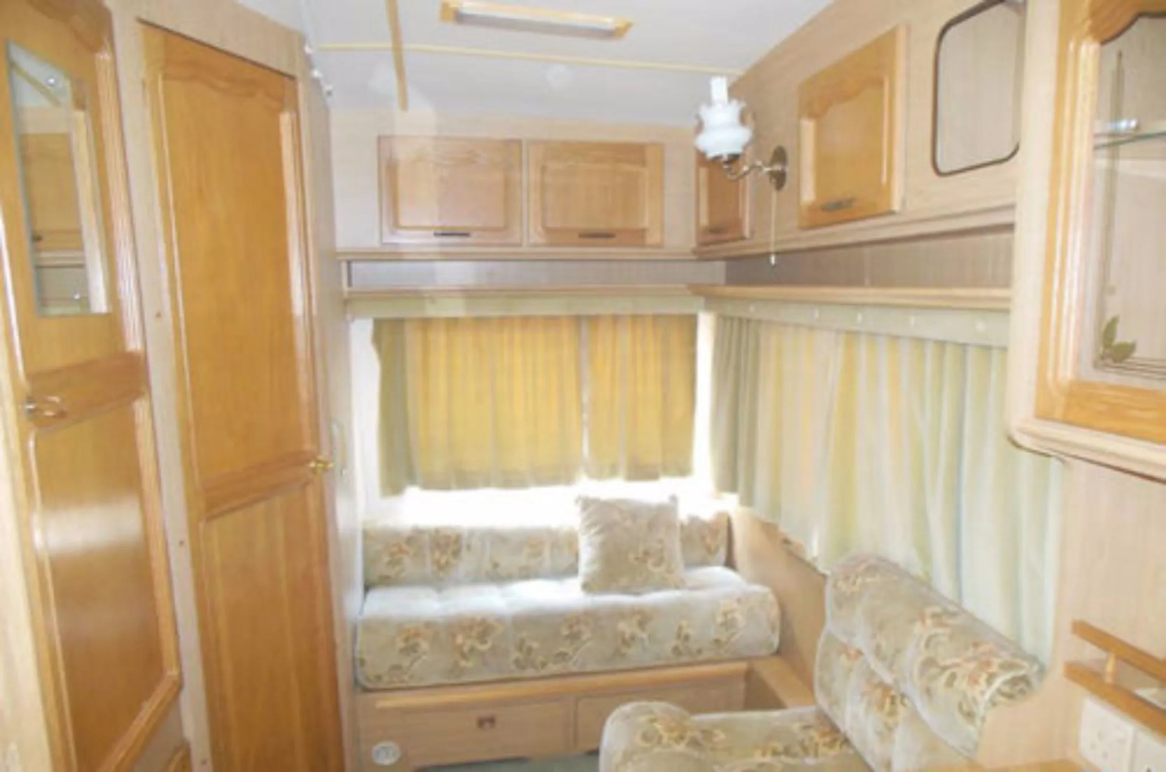 yala caravan village