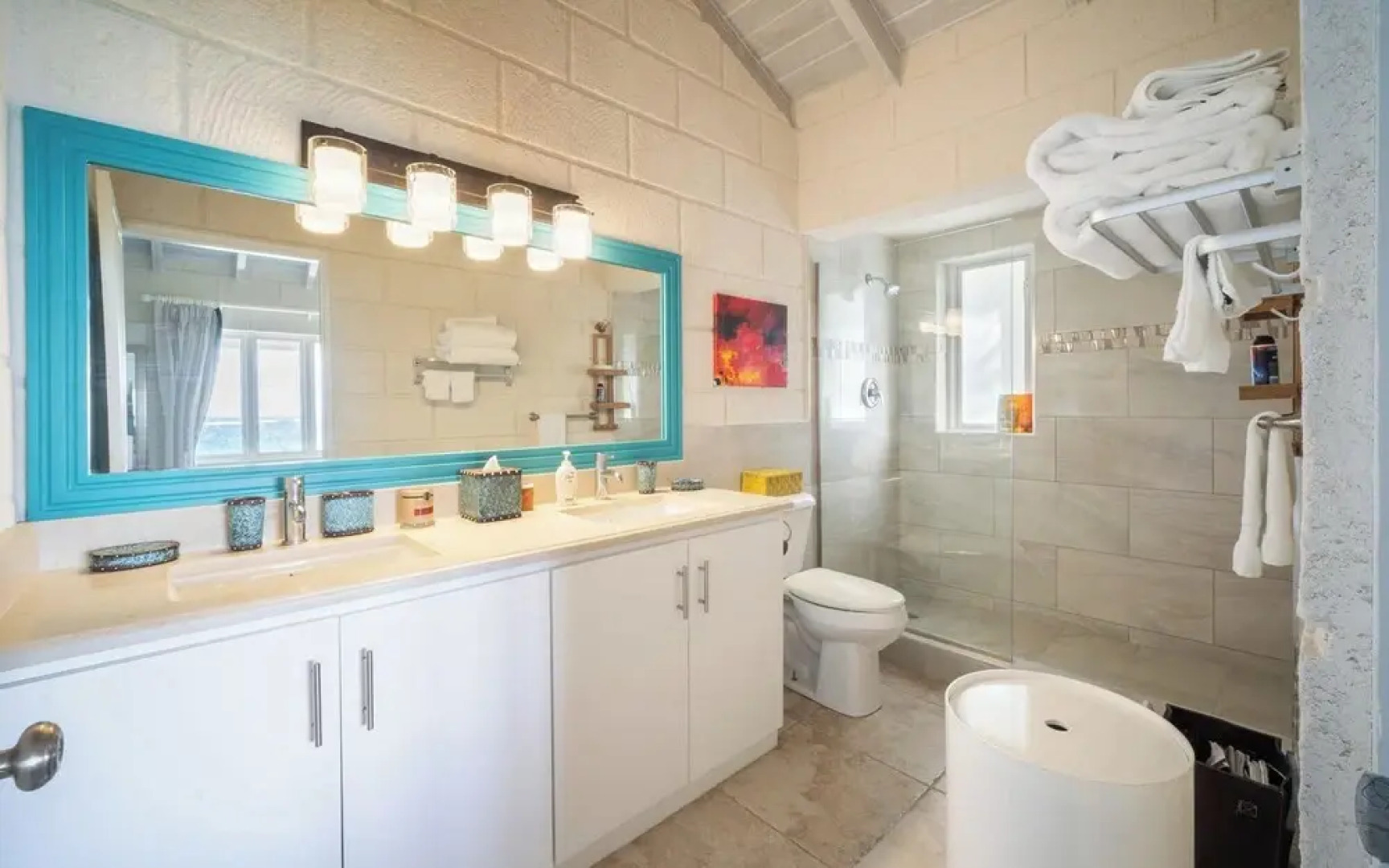 Maltese Falcon Villa 4bd by Zenbreak