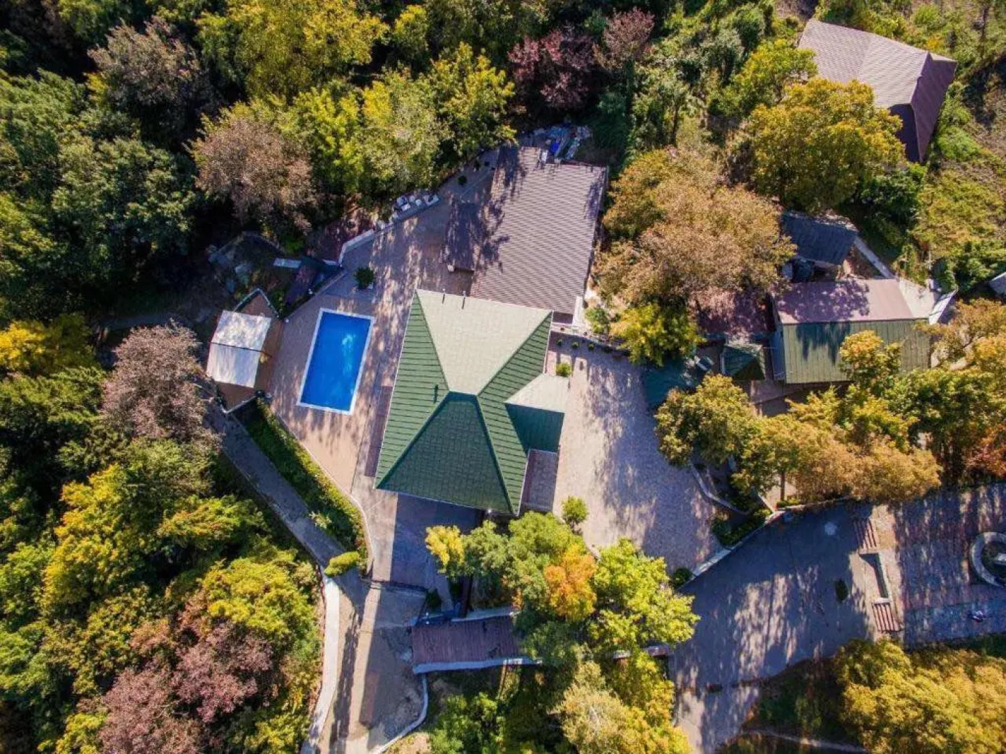 Otel'no-restorannyj kompleks Zlatogor