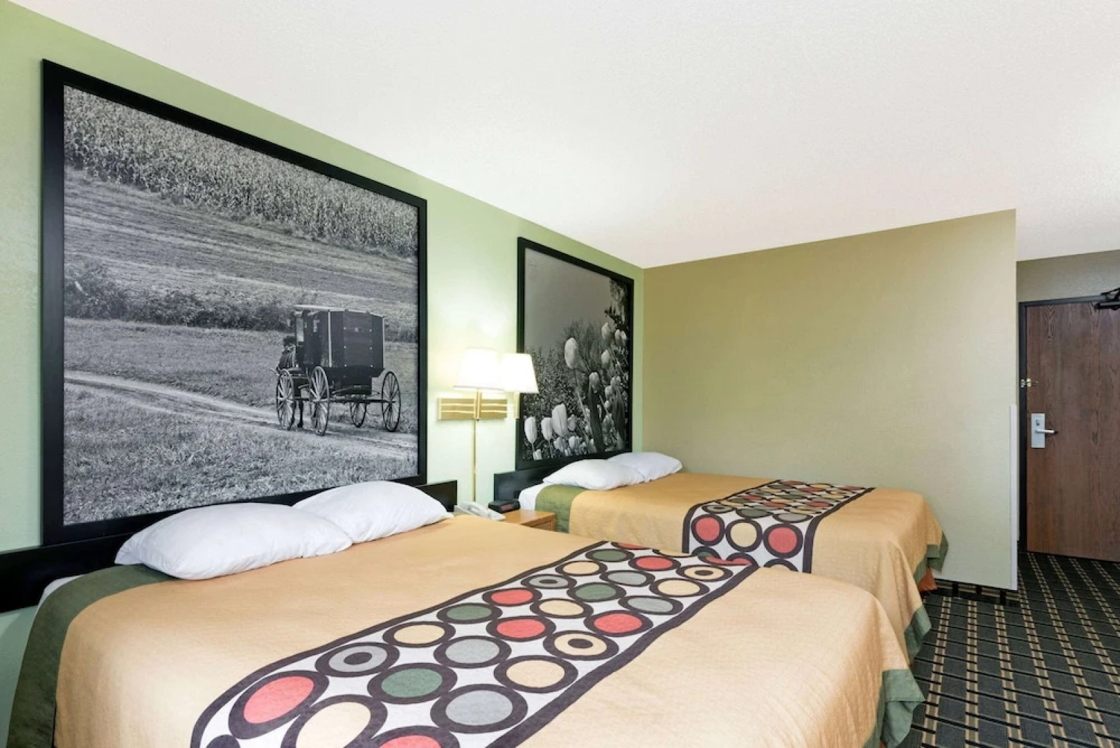 Super 8 Twinsburg/Cleveland Area